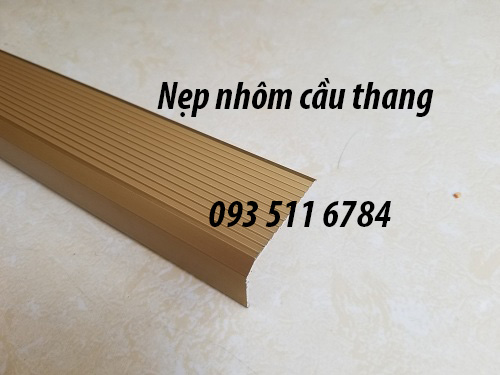 Nẹp nhôm cầu thang chống trượt Nẹp nhôm trang trí cầu thang