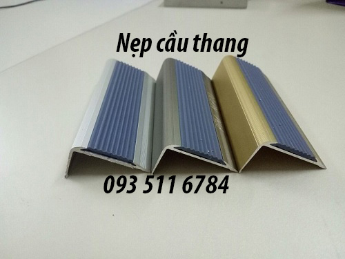 Nẹp nhôm cầu thang chống trượt Nẹp nhôm trang trí cầu thang