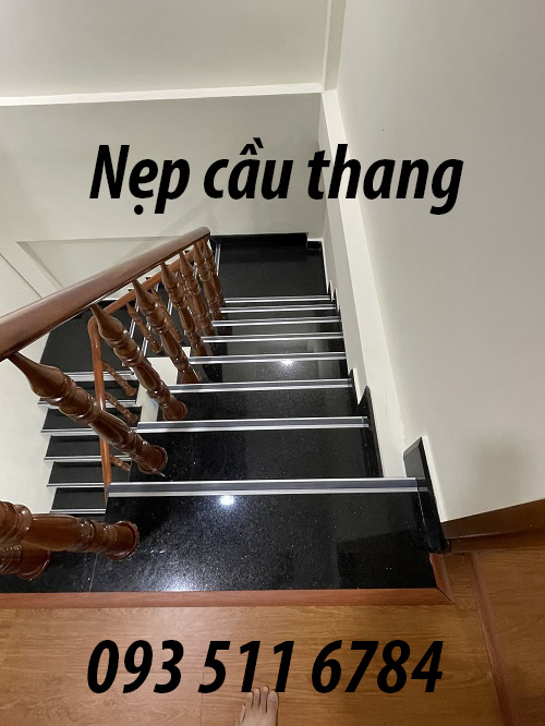 Nẹp nhôm cầu thang chống trượt Nẹp nhôm trang trí cầu thang