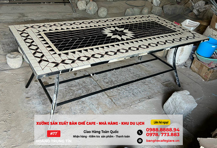 Bàn ghế sắt các loại cực kì chất lượng của Nội Thất Hoàng Trung Tín