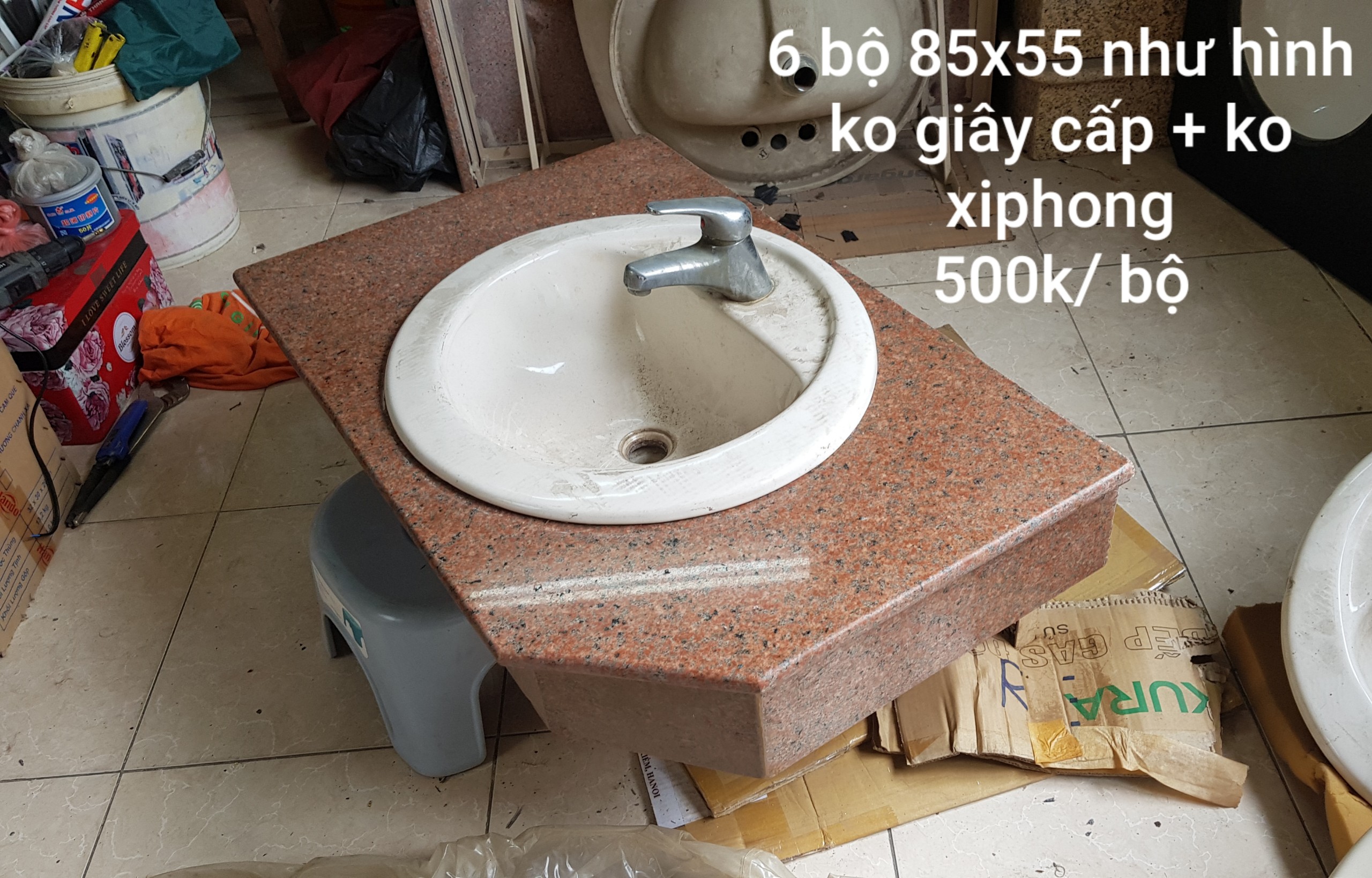 Cần thanh lý bộ bàn đá chậu rửa mặt Inax. Giá 300k/ bộ