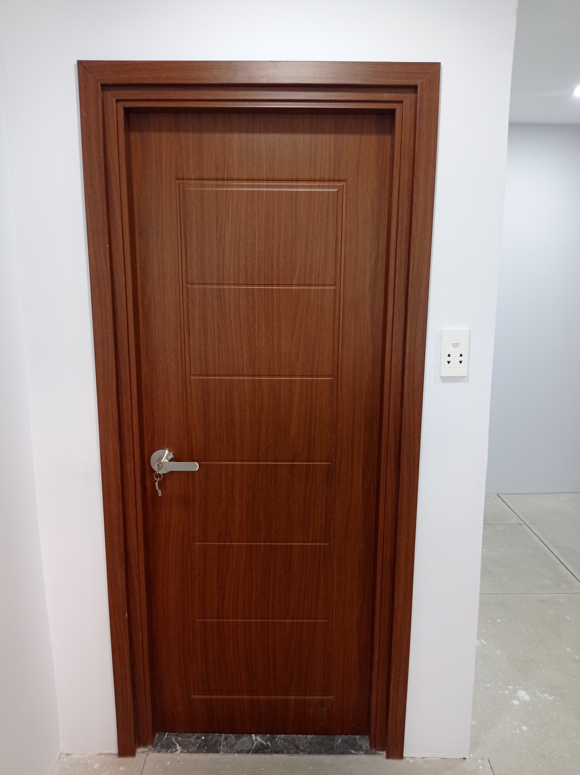báo gia mẫu cửa nhựa giả gỗ composite mới nhất
