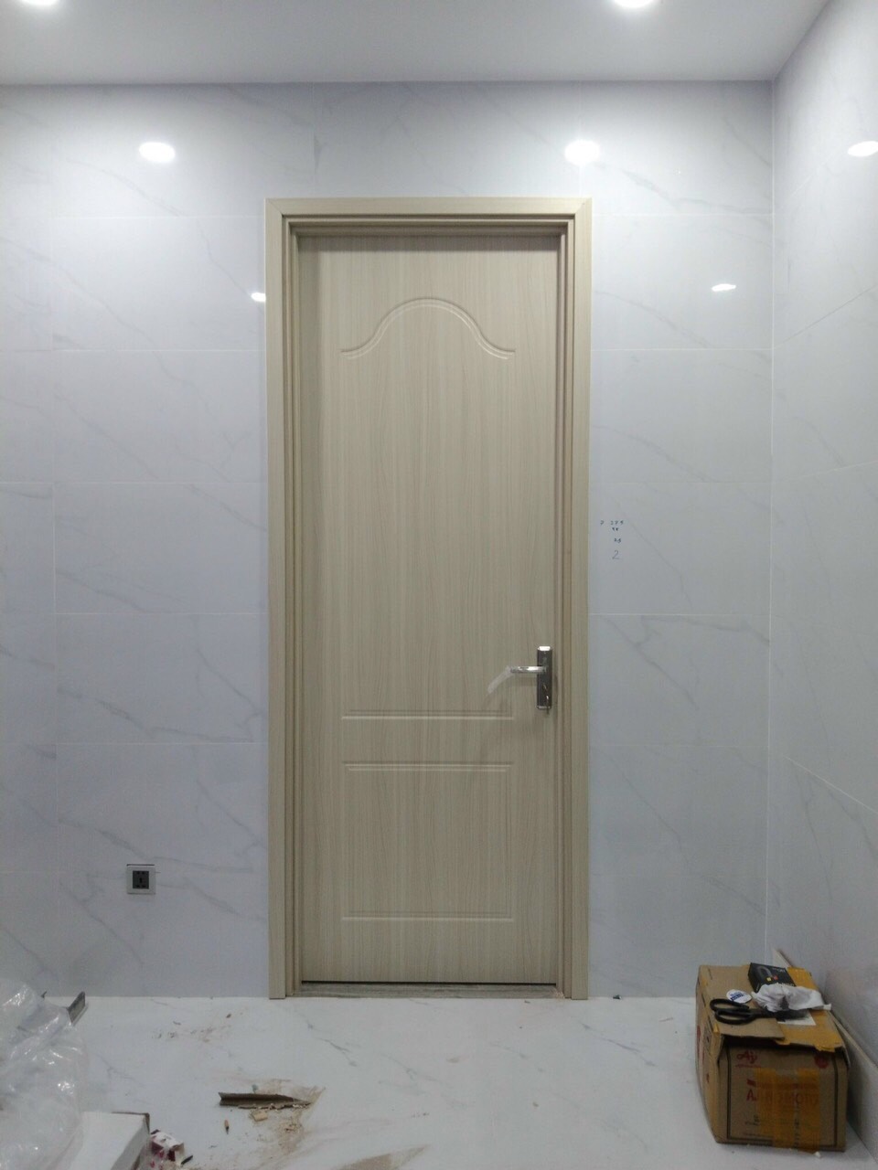 báo gia mẫu cửa nhựa giả gỗ composite mới nhất