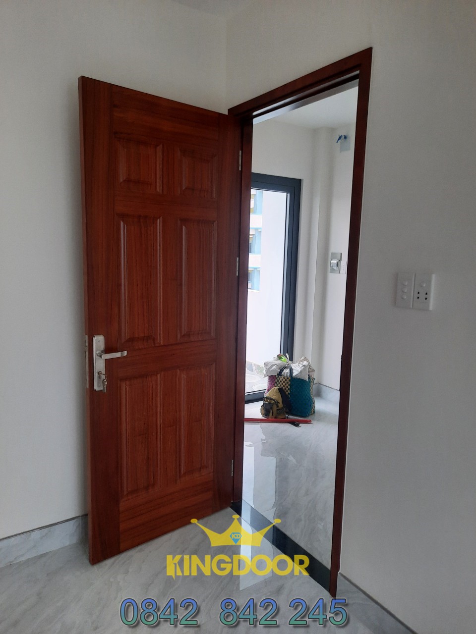 Cửa gỗ đẹp HDF Venner mới nhất năm tháng 11/2023