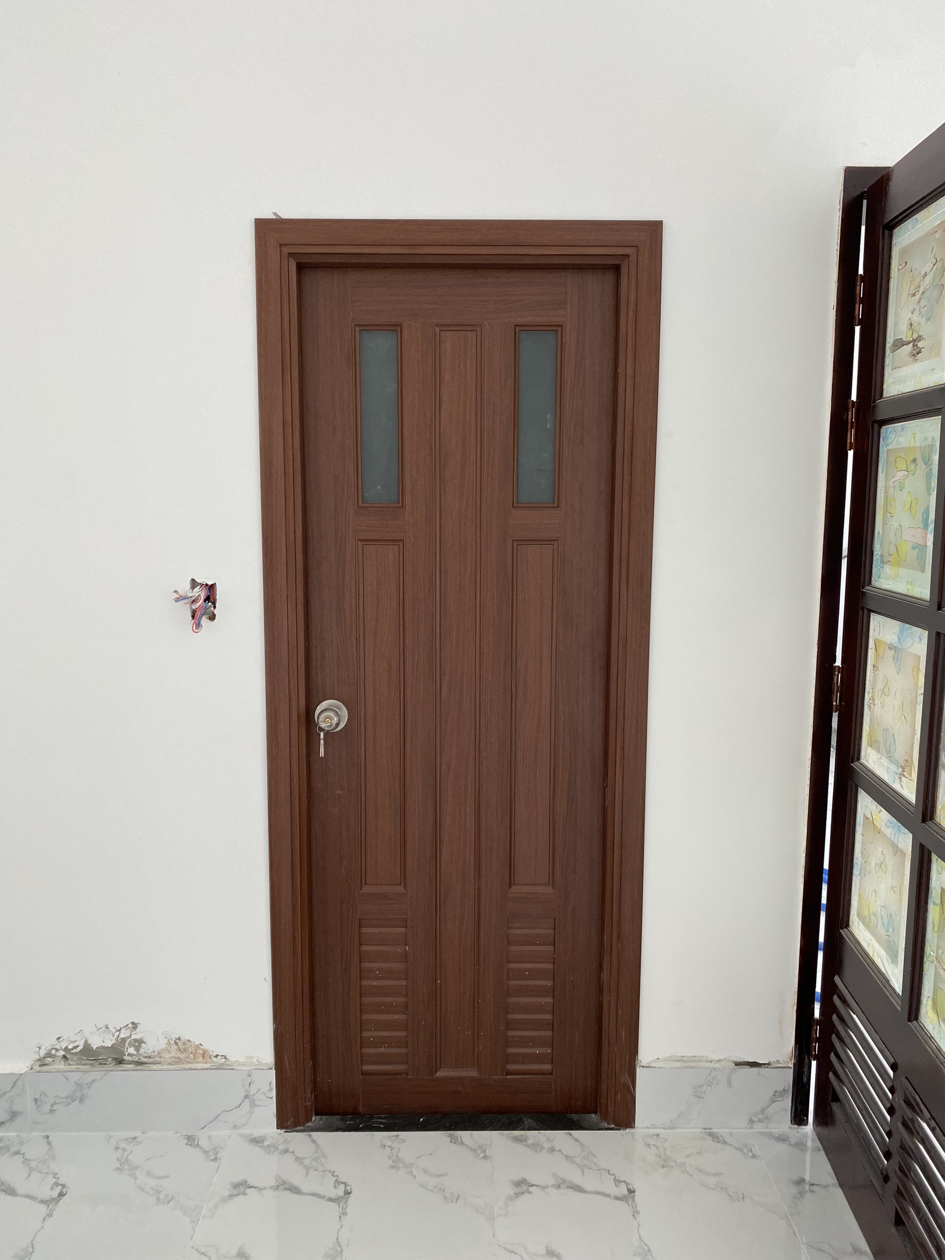 Cấu tạo cửa nhựa đài loan ghép thanh là gì ?