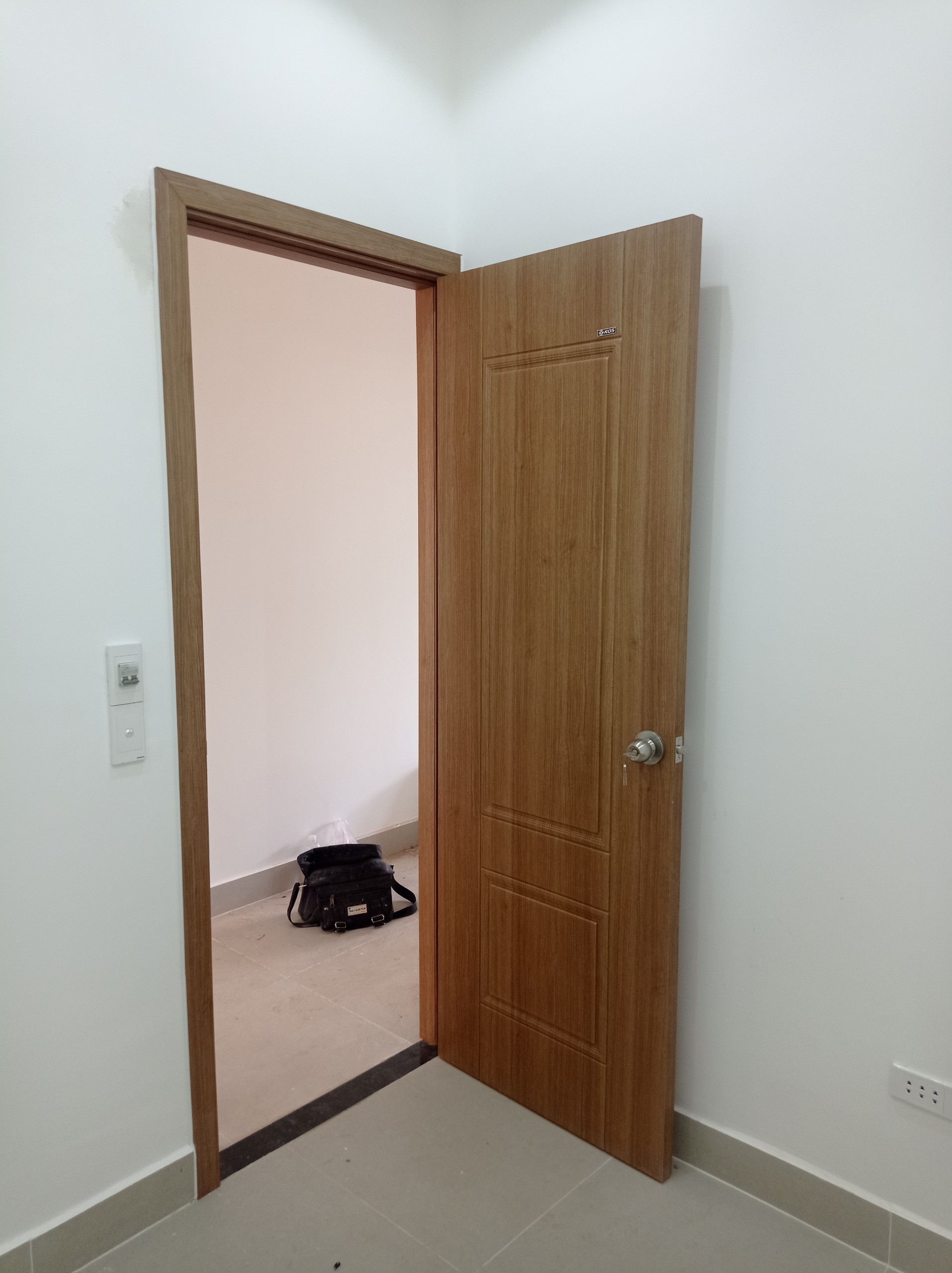 Giá một bộ cửa nhựa ABS là bao nhiêu ? xem chi tiết