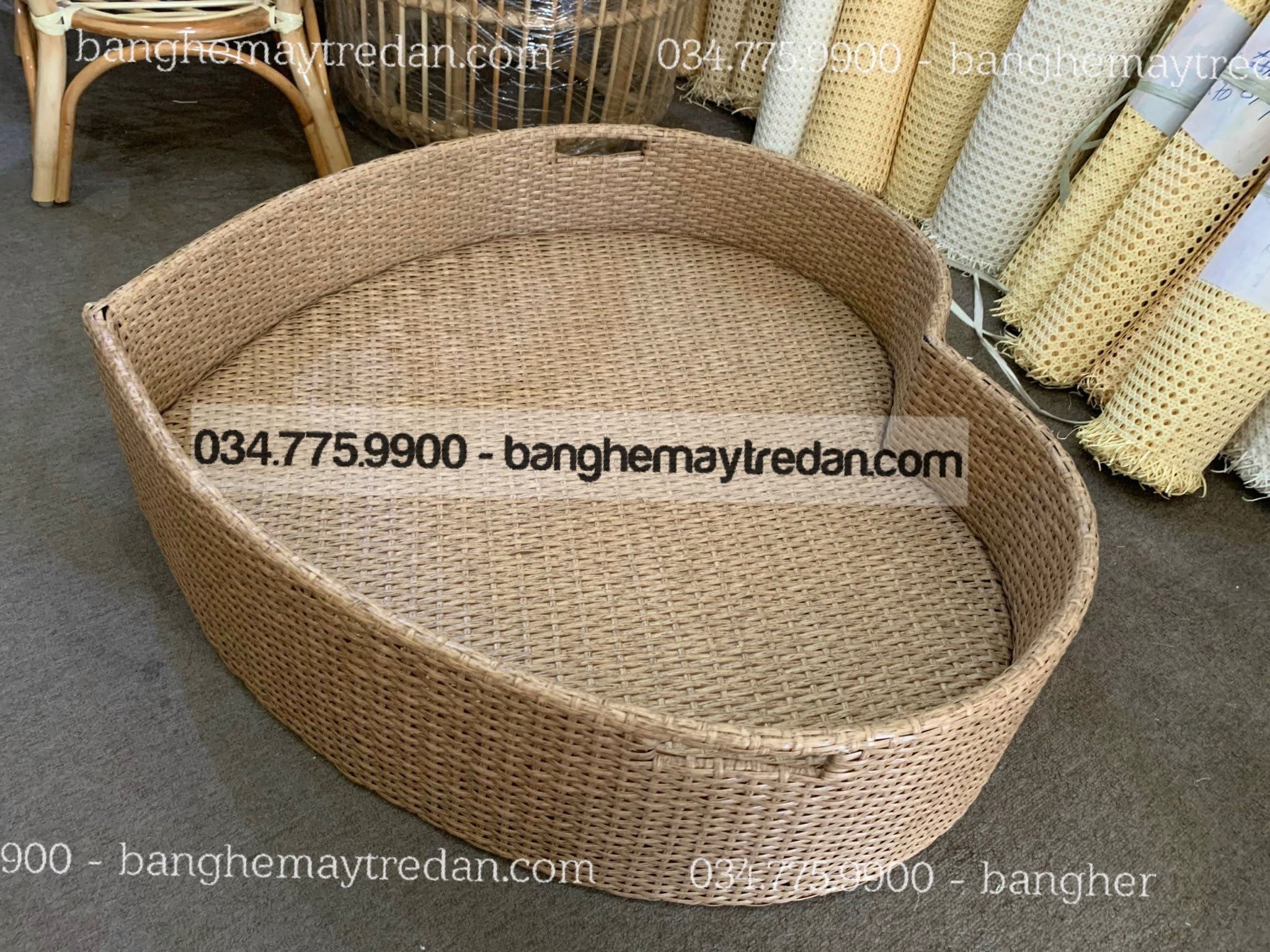 Cung cấp khay nổi đồ ăn thả bể bơi sang chảnh