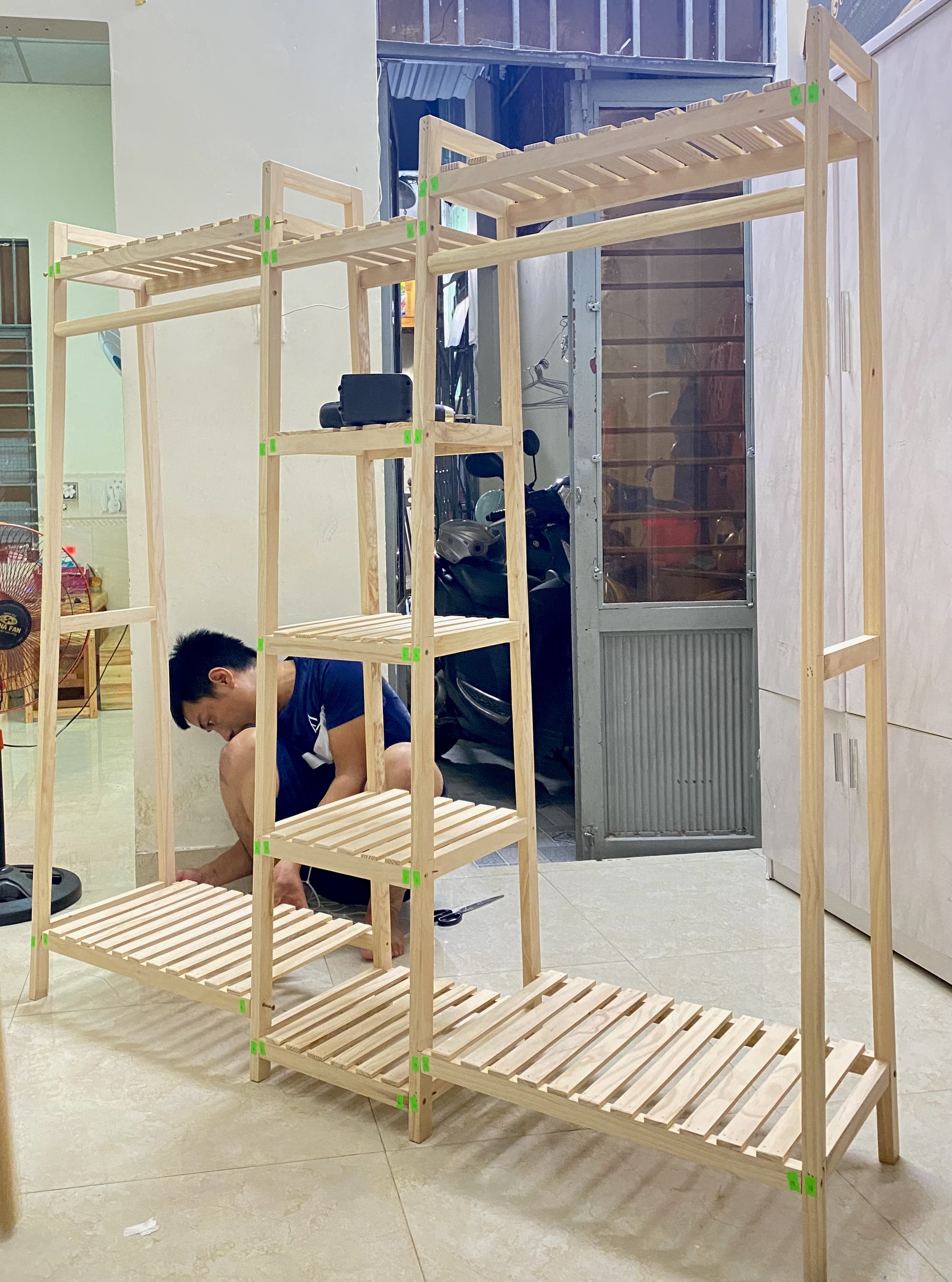 Tủ, kệ 3 gian thiết kế hình thang giá rẻ tại Đà Nẵng