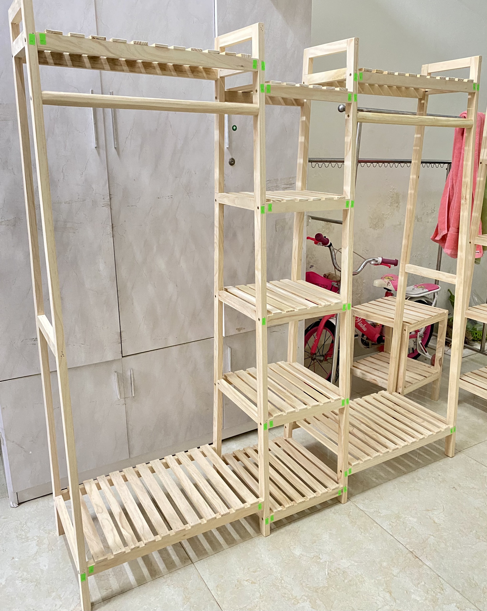 Tủ, kệ 3 gian thiết kế hình thang giá rẻ tại Đà Nẵng