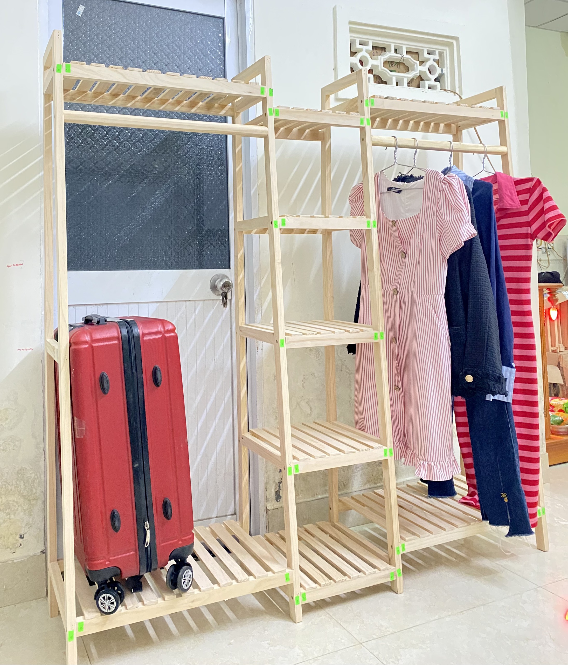 Shơp bán kệ gỗ thông decor homestay tại Đà Nẵng