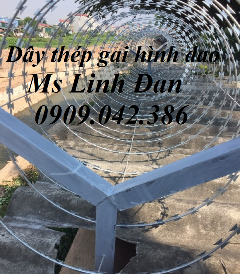 Dây thép gai hình giao chống trộm luôn có sẵn ở kho