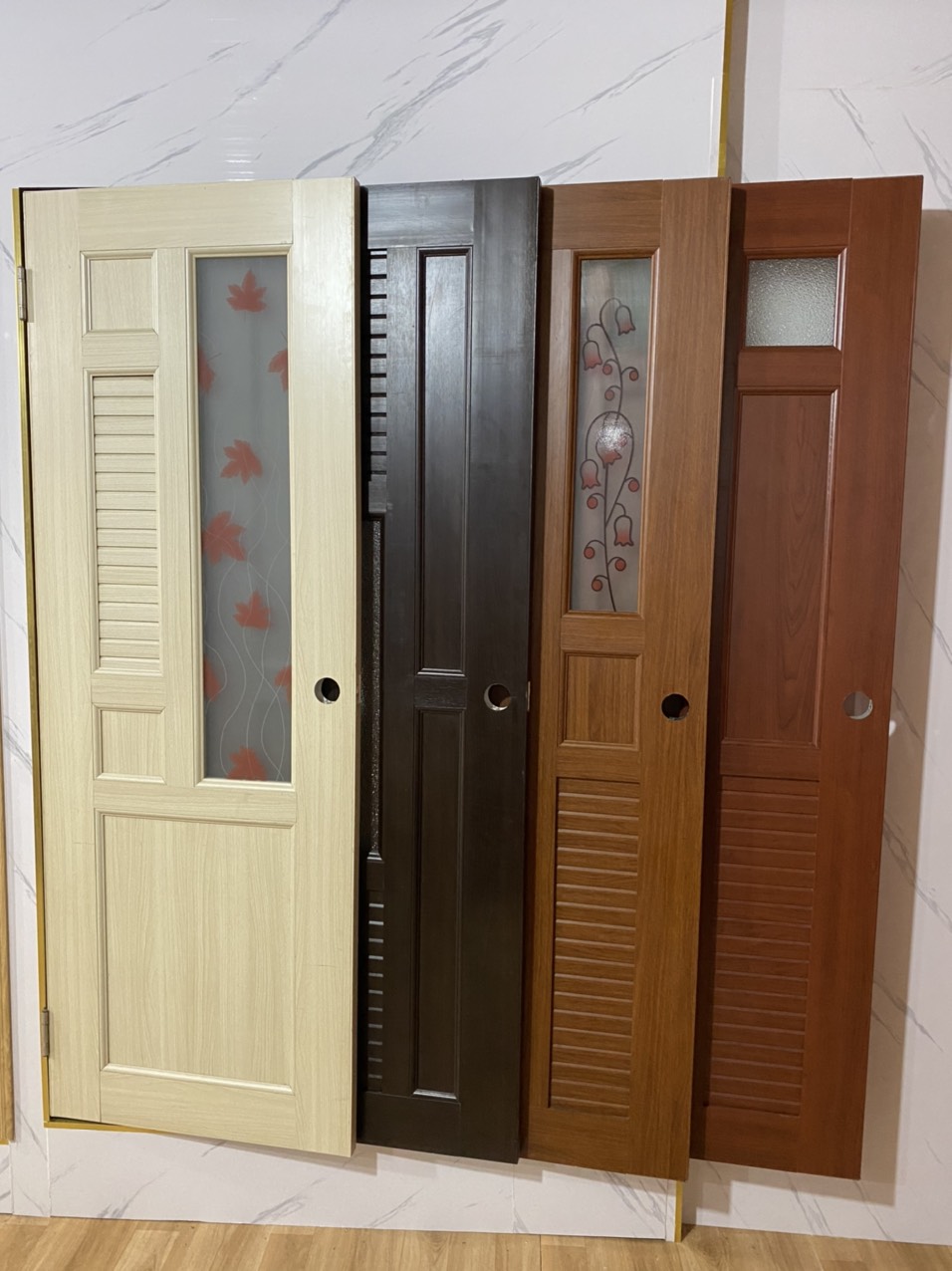 Cửa nhựa Đài Loan chất lượng tại KINGDOOR dành lắp cho văn phòng đẹp