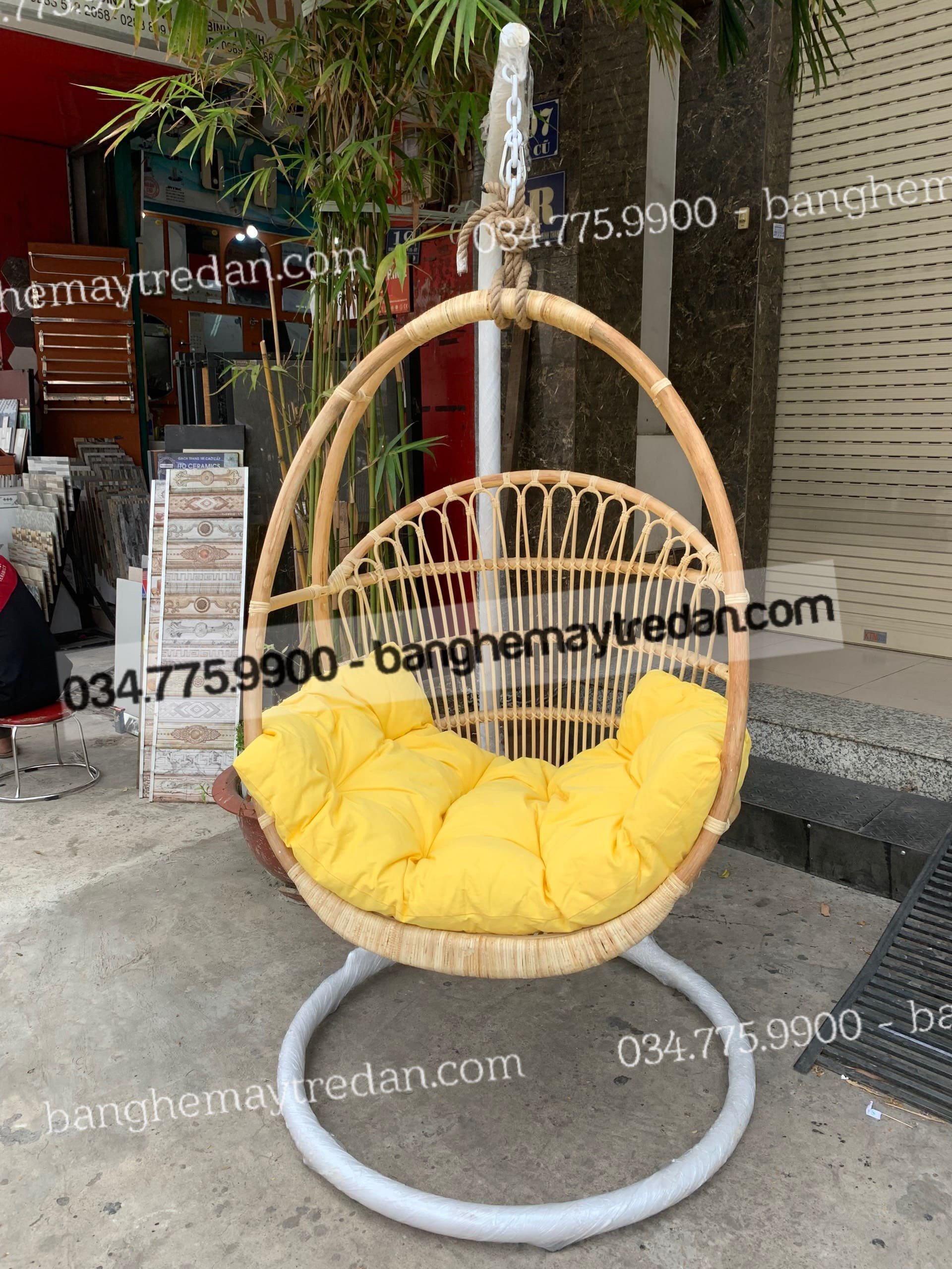 Mẫu xích đu mây thư giãn phong cách Tropical