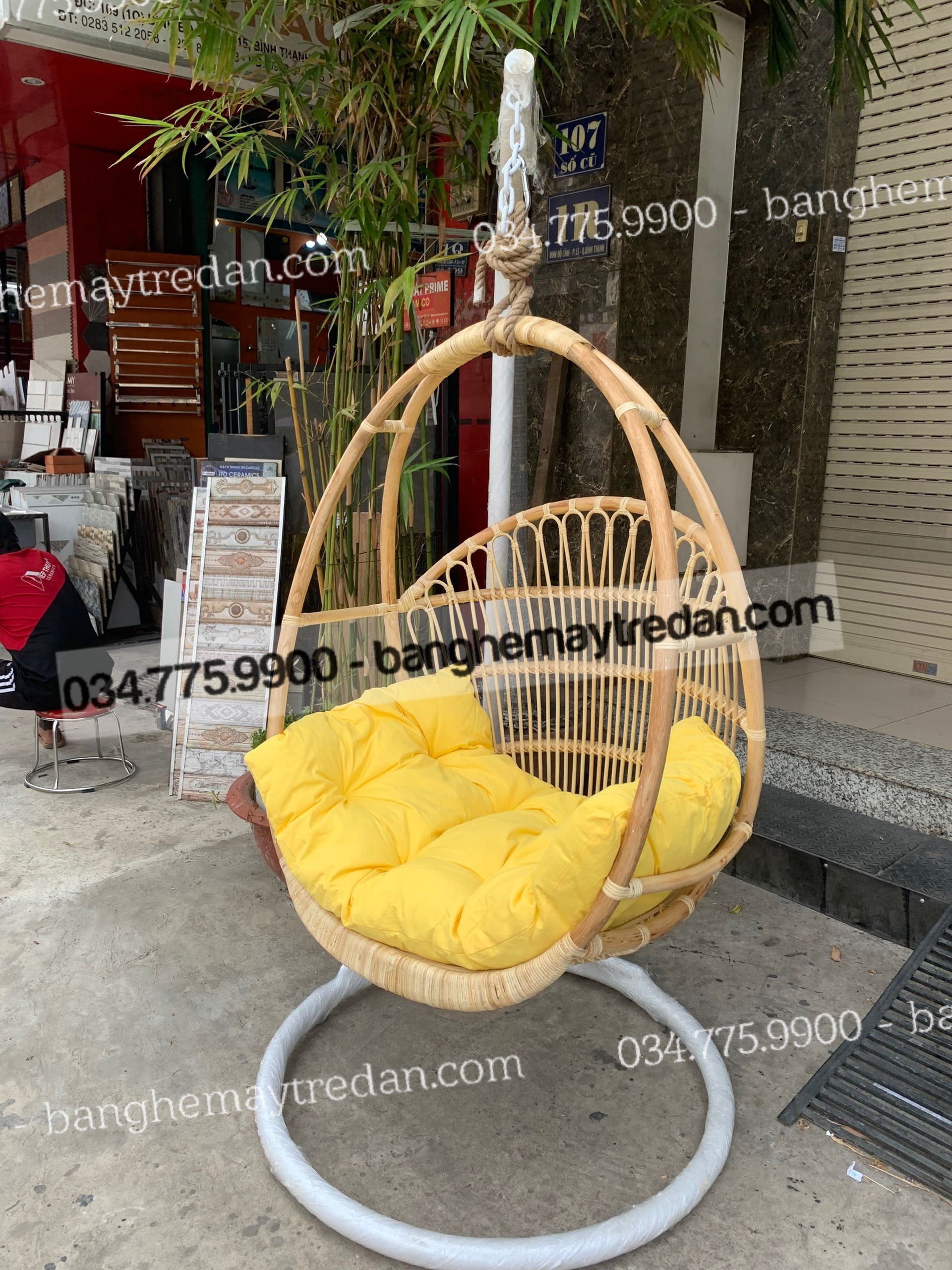 Mẫu xích đu mây thư giãn phong cách Tropical