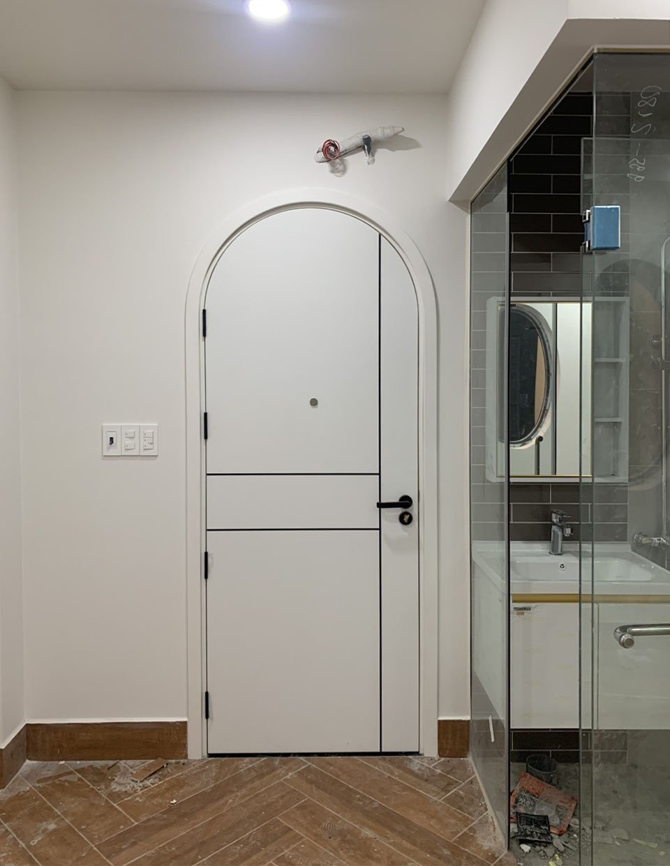 Cửa vòm nhựa composite tại Phan Thiết- Mẫu cửa hiện đại