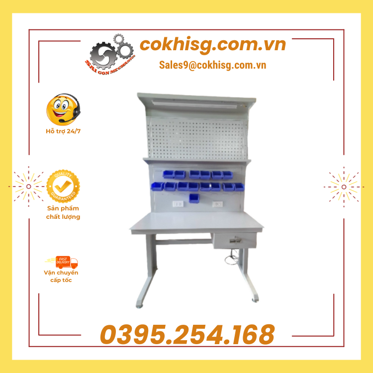 Bàn thao tác dùng để lắp ráp linh kiện điện tử