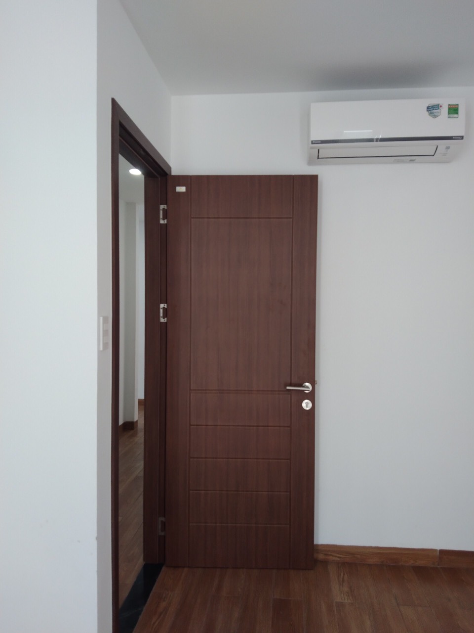 Cửa Nhựa Hàn Quốc Giá Rẻ  Lh: 0916501927 để xem báo giá