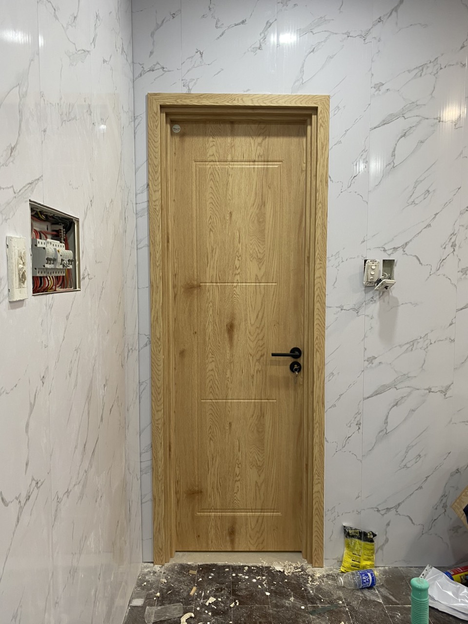 Cửa Nhựa Composite Tại Bến Lức Long An  Báo Giá