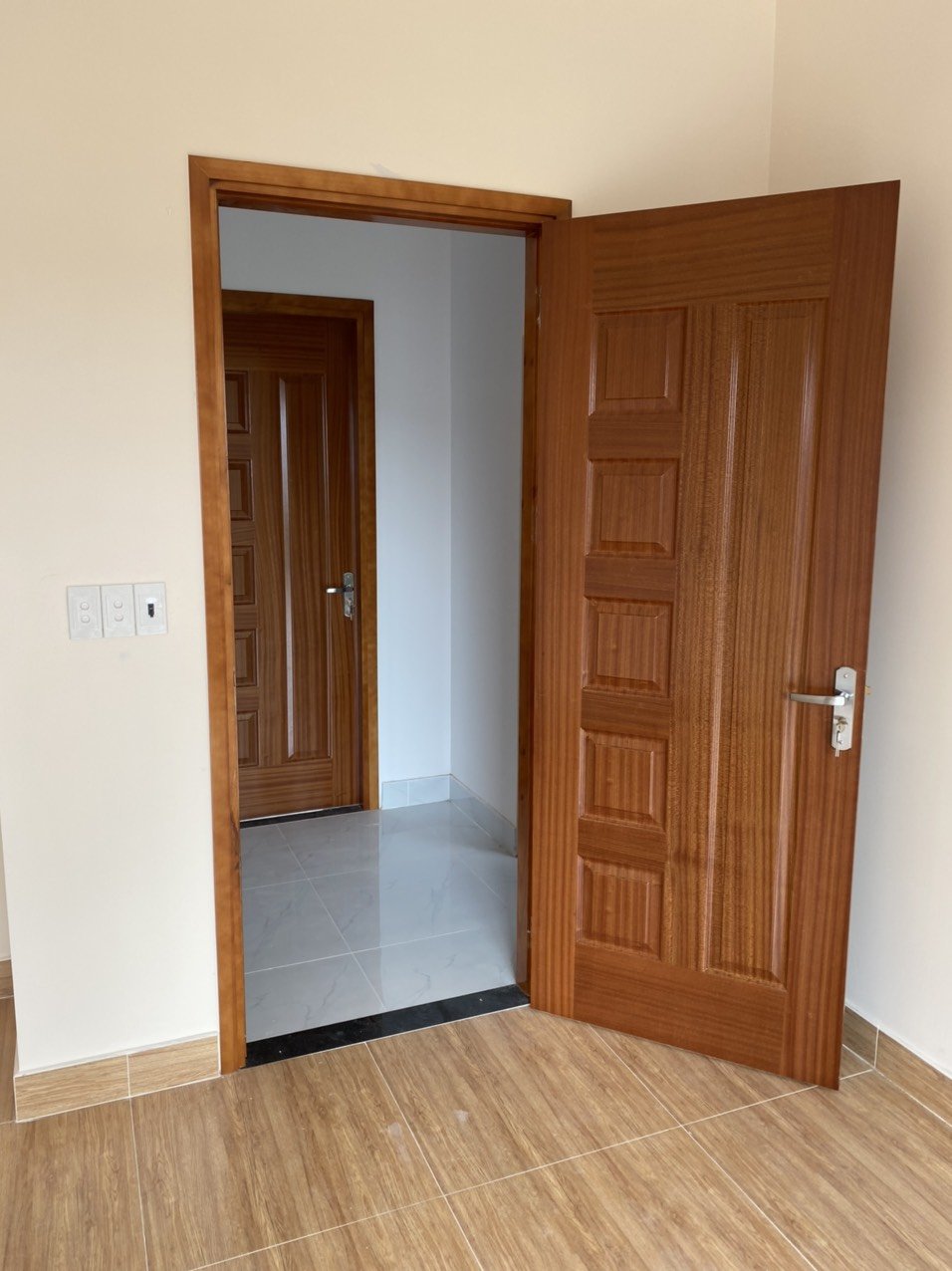 Cửa Gỗ Công Nghiệp HDF Veneer tại An Giang