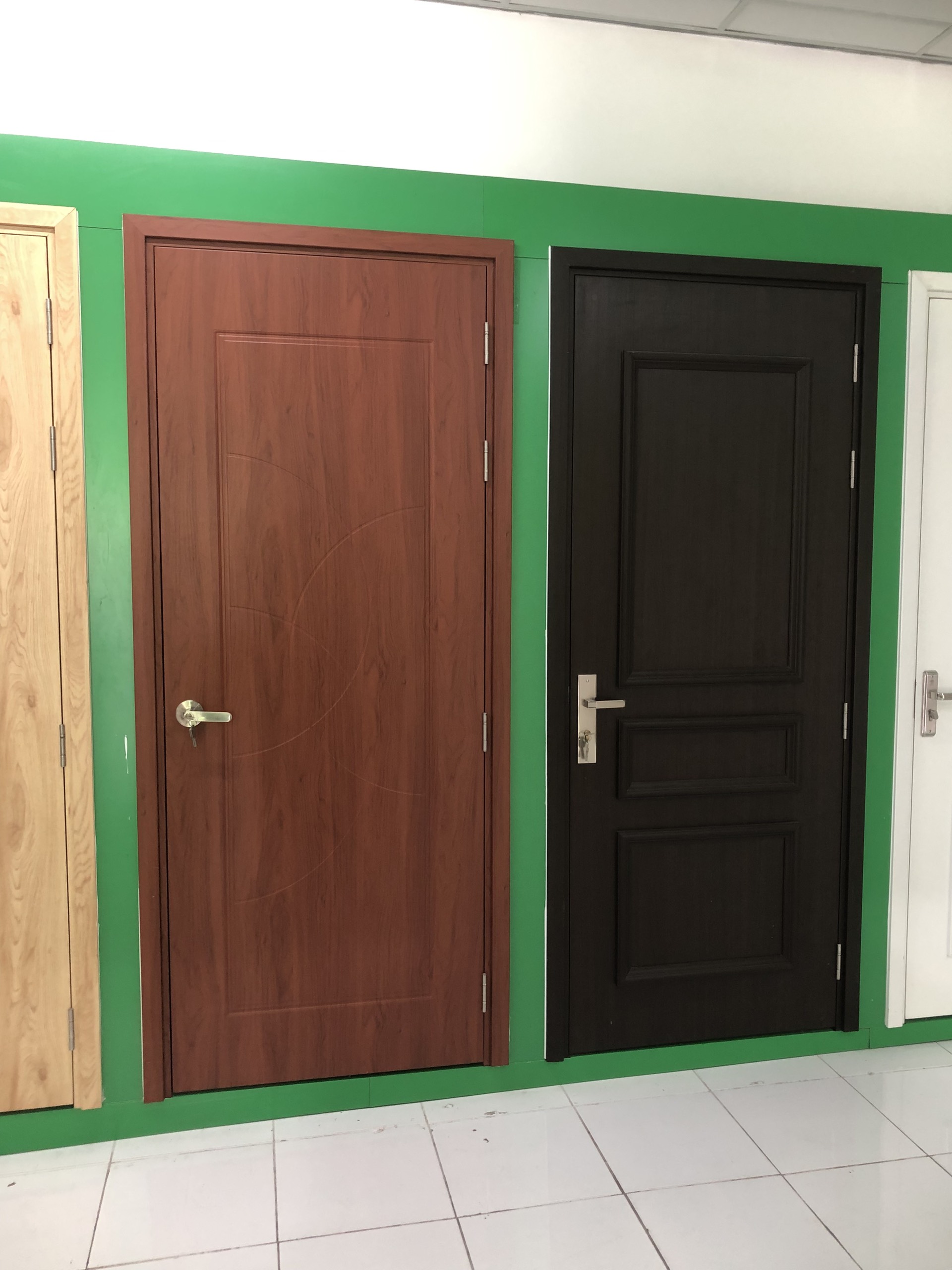 Mẫu cửa nhựa giả vân gỗ Composite giá rẻ mới nhất