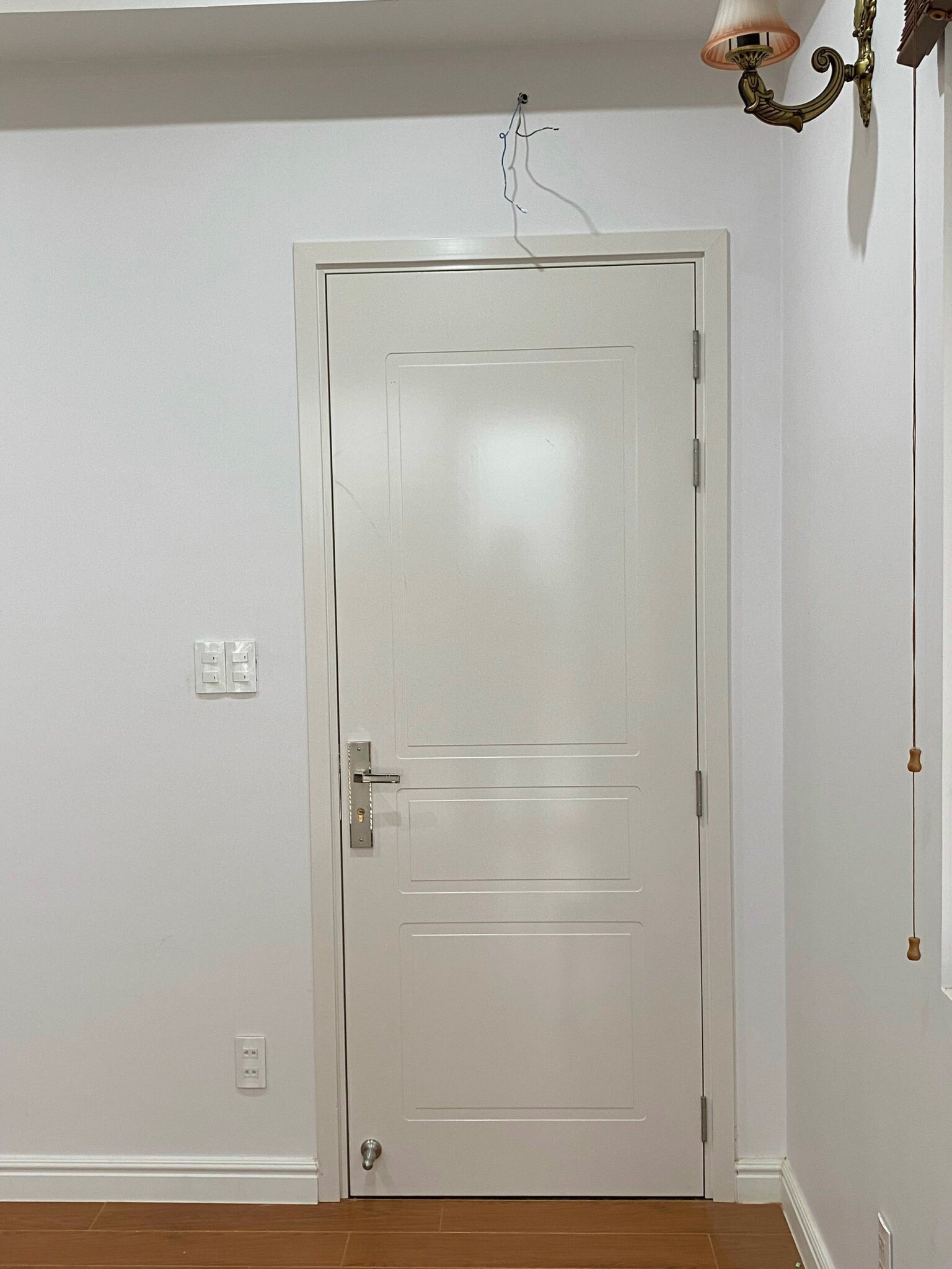 Mẫu cửa nhựa giả vân gỗ Composite giá rẻ mới nhất