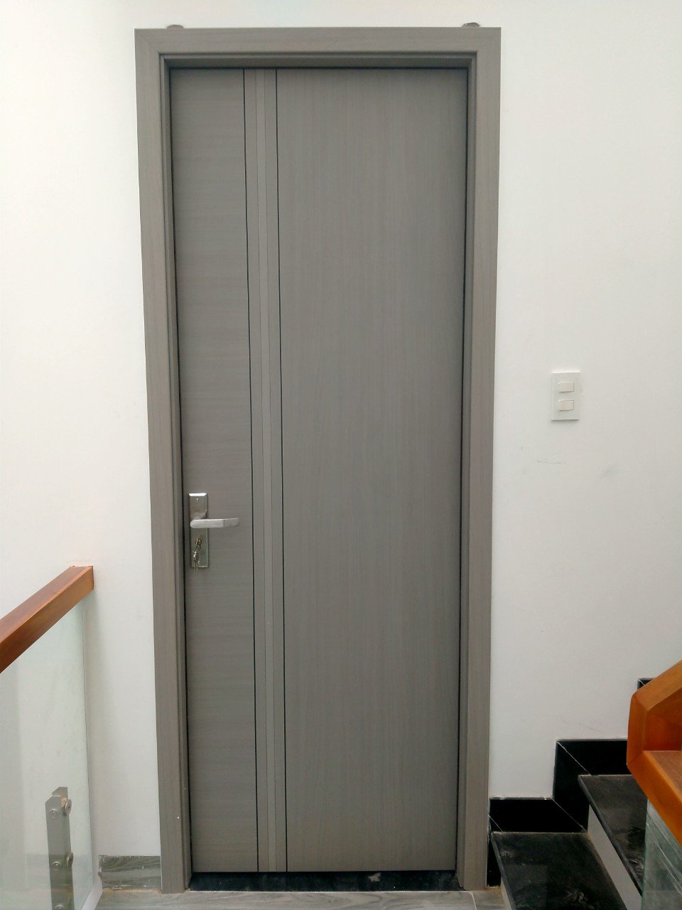 Giá Cửa gỗ Carbon  tại Lâm ĐỒNG  cửa phòng ngủ