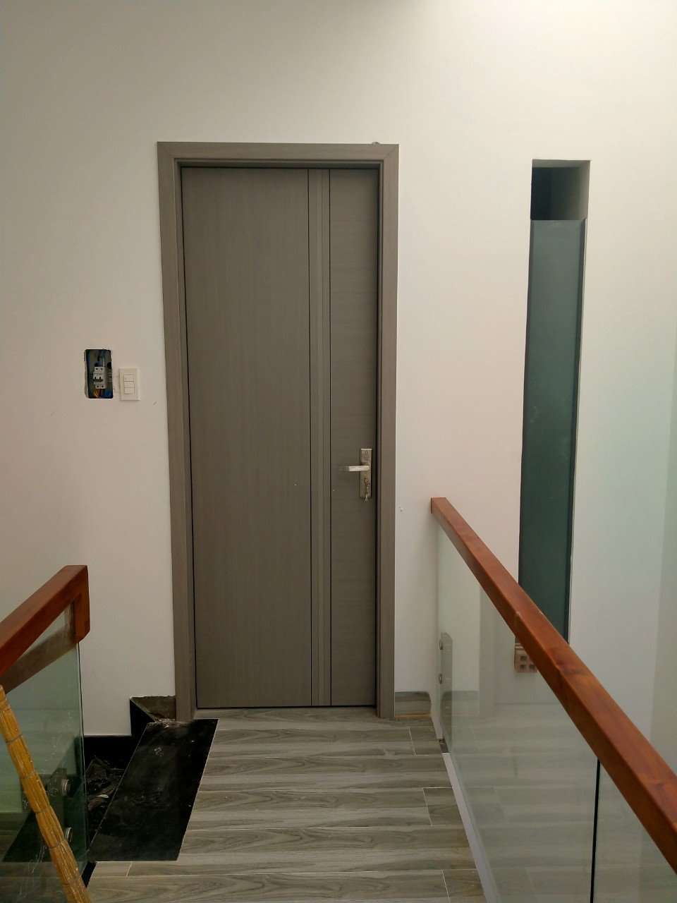 Giá Cửa gỗ Carbon  tại Lâm ĐỒNG  cửa phòng ngủ