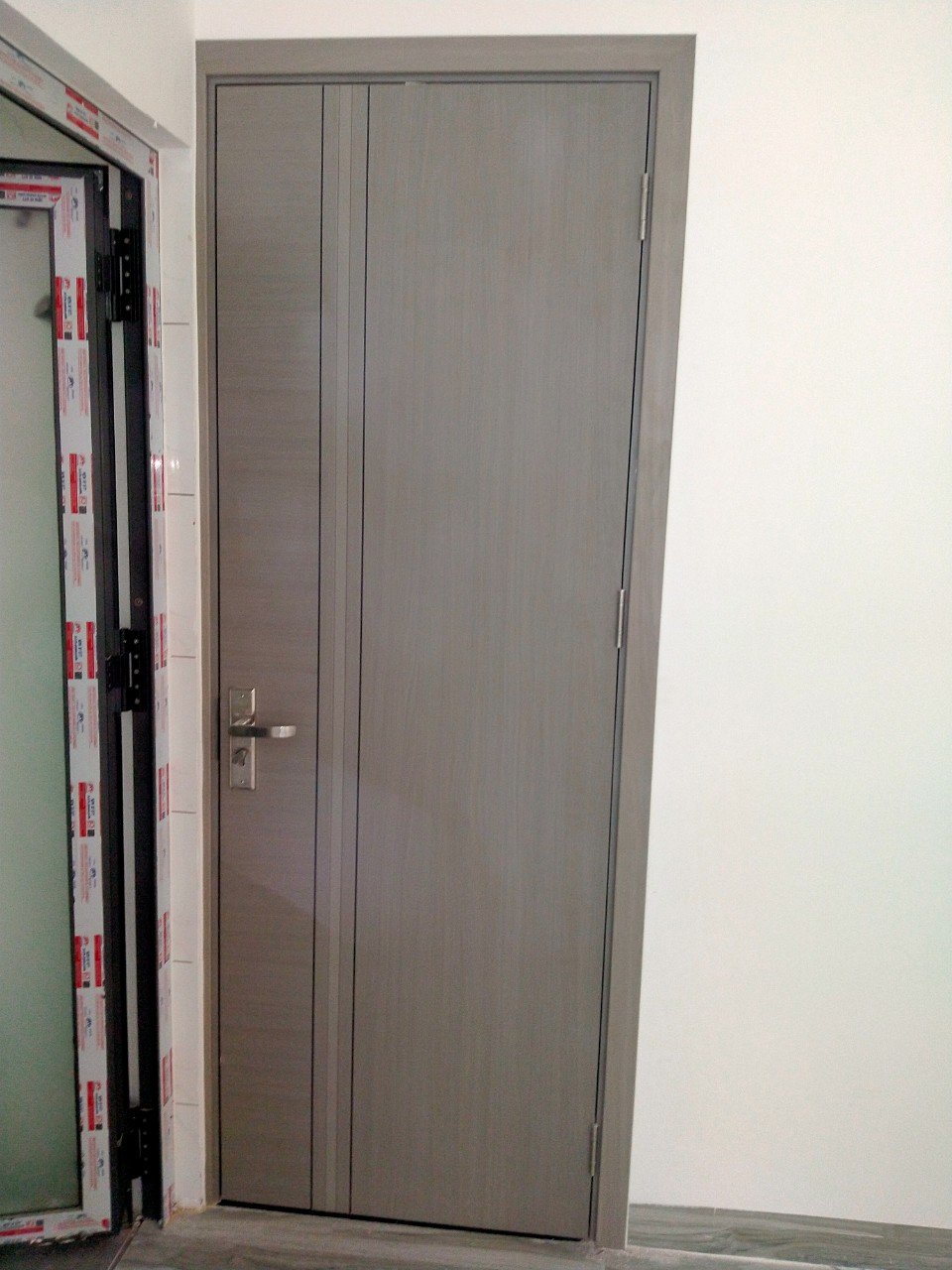 Giá Cửa gỗ Carbon  tại Lâm ĐỒNG  cửa phòng ngủ