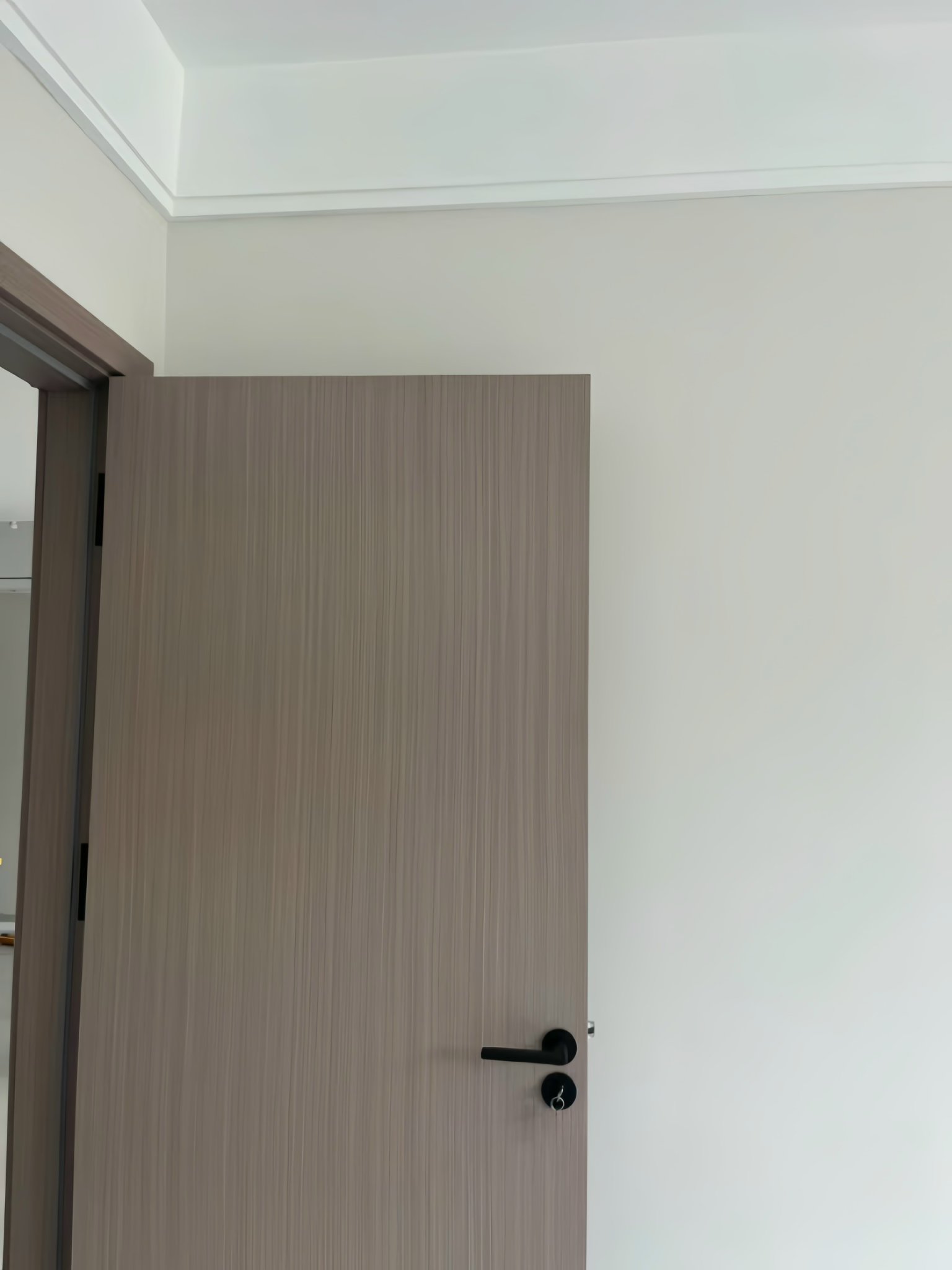 Cửa gỗ carbon  cấu tạo Và ưu điểm Cẳ gỗ tinh thể carbon