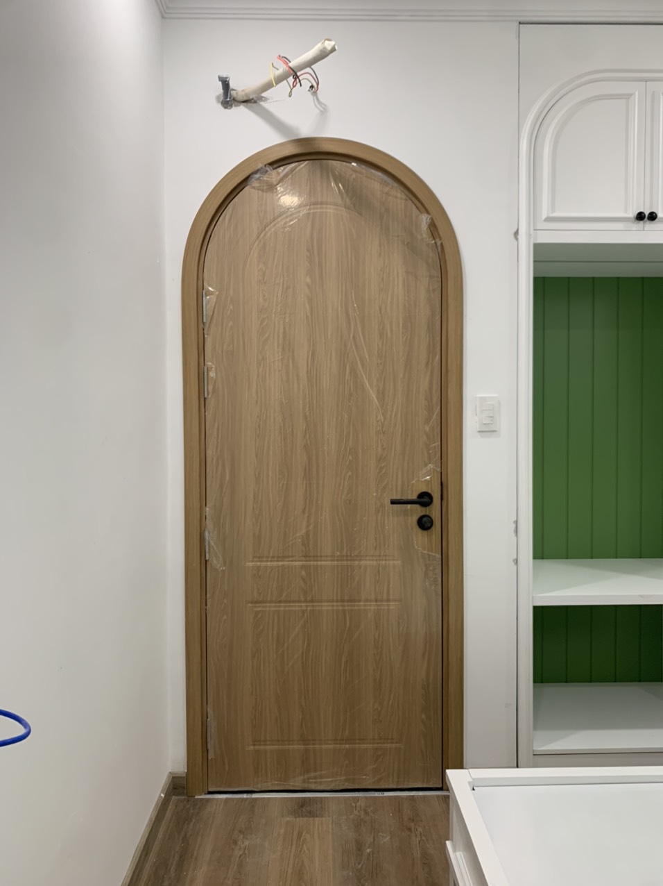 Mẫu cửa vòm nhựa Composite giá rẻ tại Bình Dương