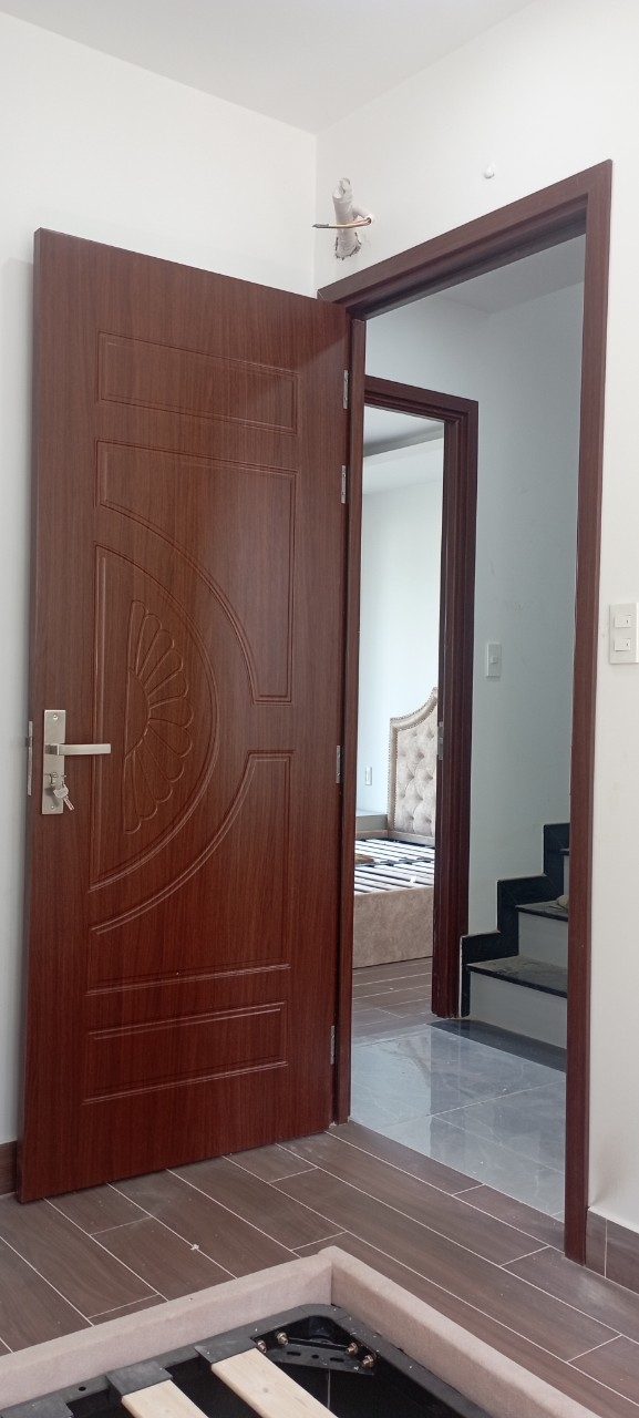 Lý do nên dùng cửa nhựa giả gỗ Composite giá rẻ cho Toilet
