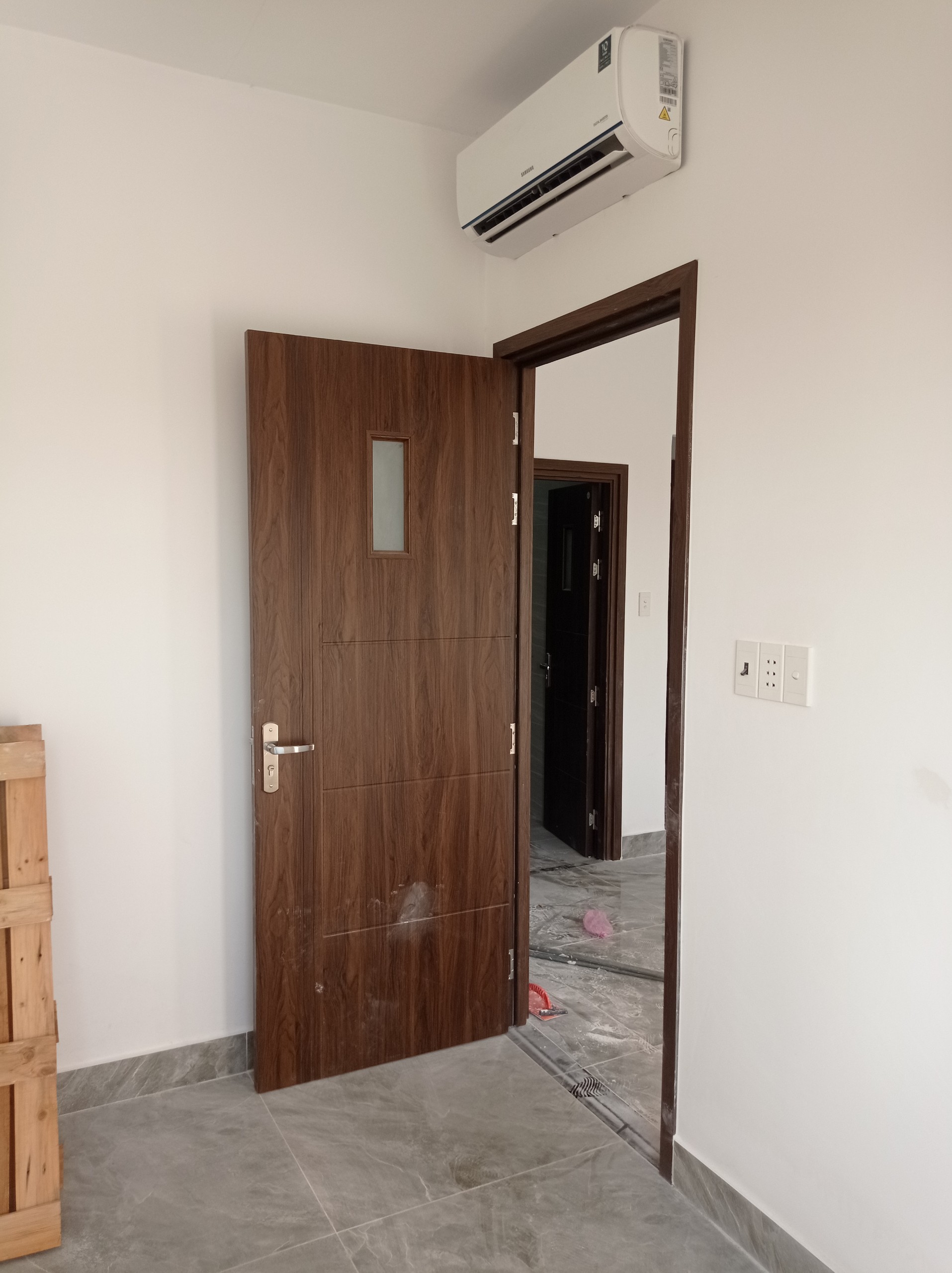Lý do nên dùng cửa nhựa giả gỗ Composite giá rẻ cho Toilet