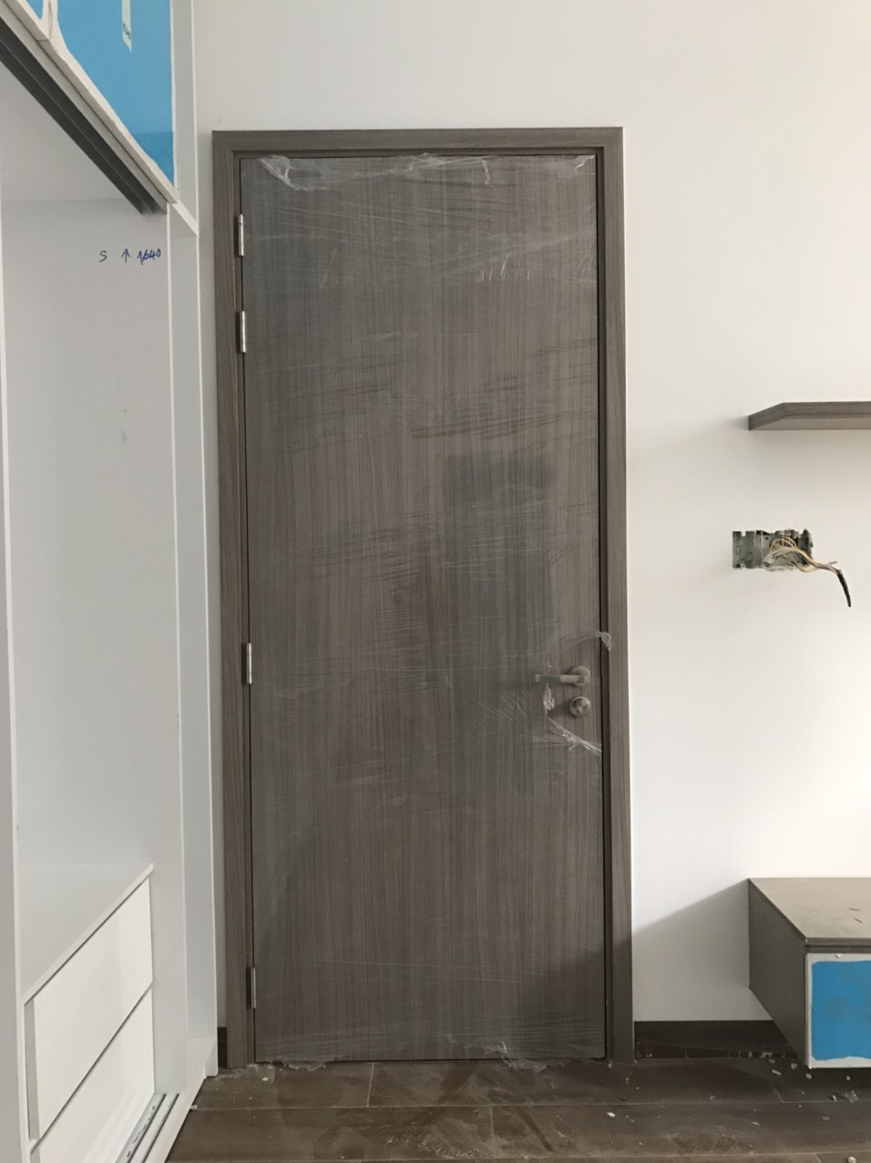 Cửa gỗ công nghiệp HDF Veneer đẹp tại TPHCM