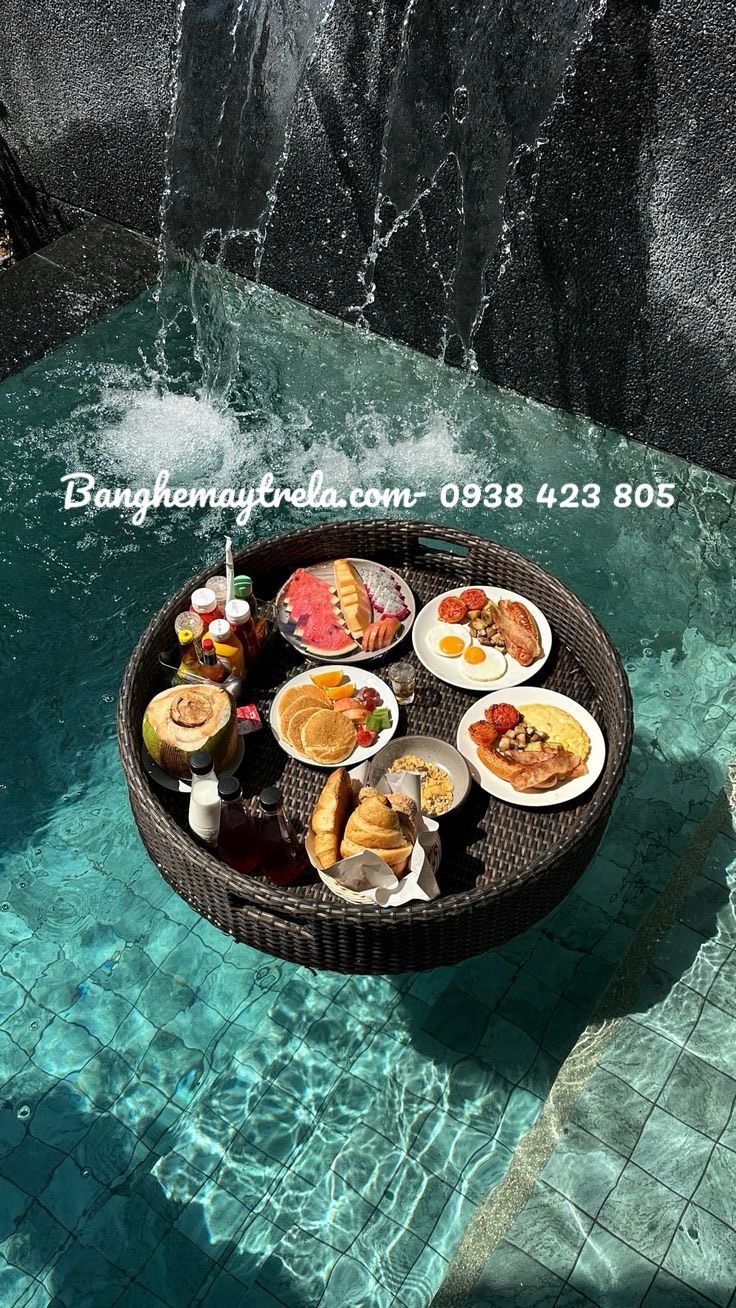 Khay nổi nhựa giả mây- Khay nổi đồ ăn hồ bơi