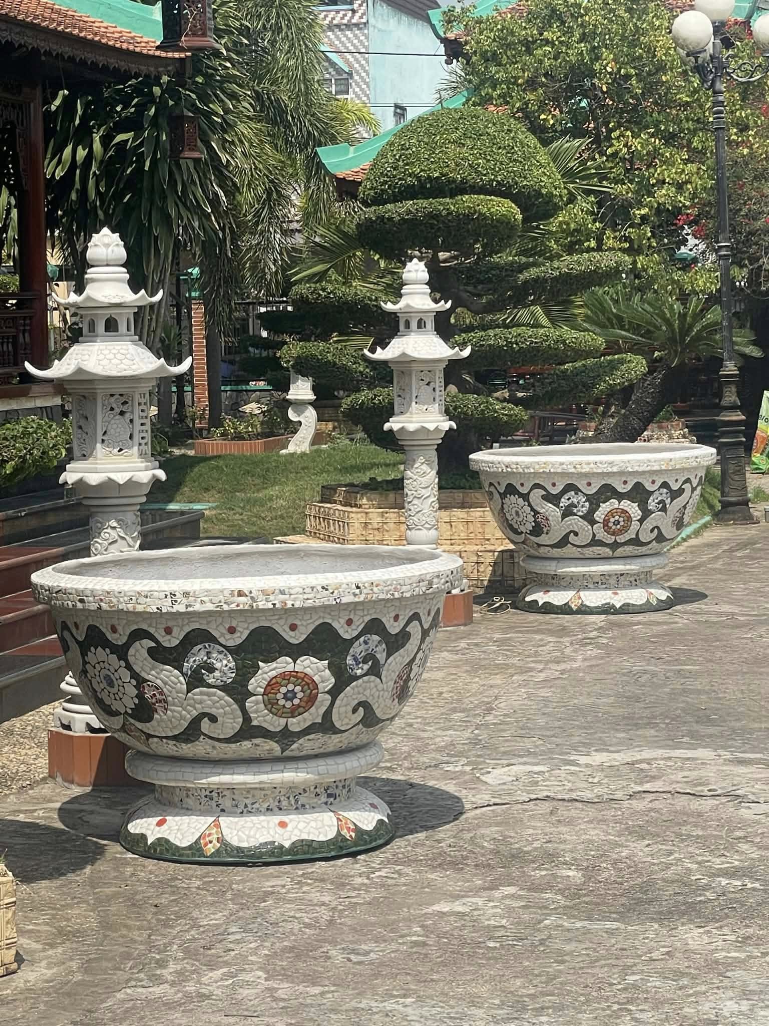 Nghề khảm sành sứ - Nghệ thuật từ mảnh vỡ - chuyên chậu cảnh