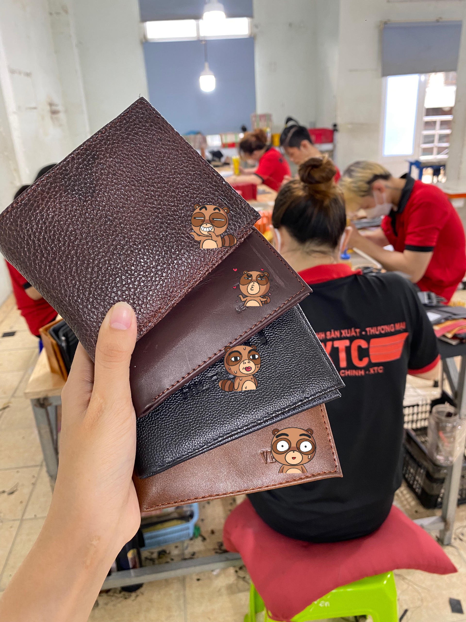 Trùm sỉ ví bóp, phụ kiện đồ da nguyên kiện