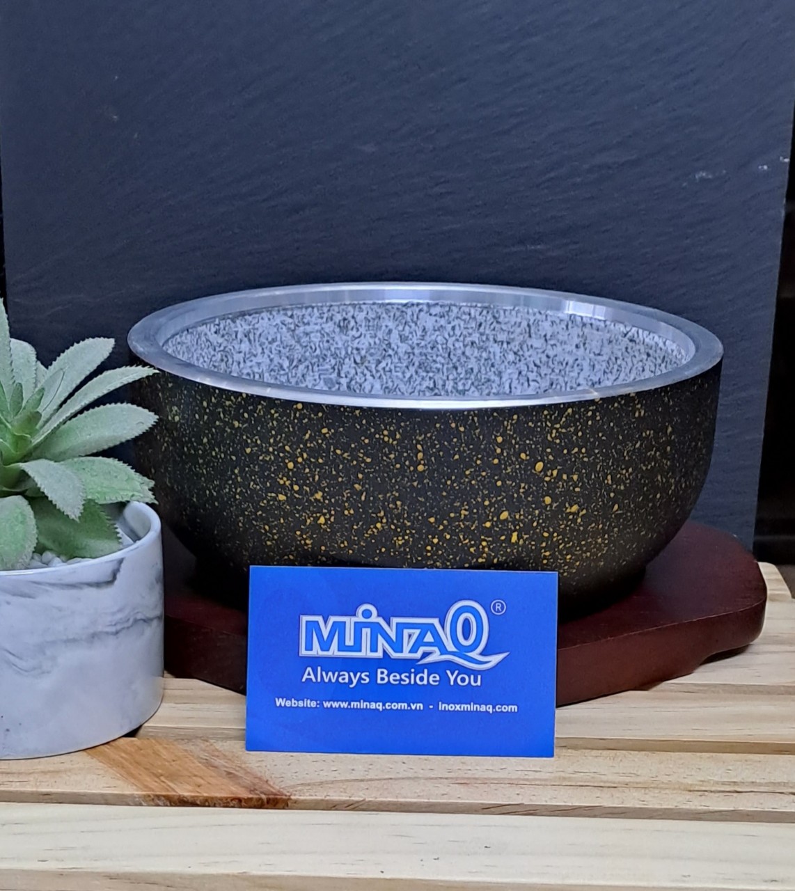 Thố đá giữ nhiệt bọc kim loại, tô đá n&oacuteng H&agraven Quốc cao cấp