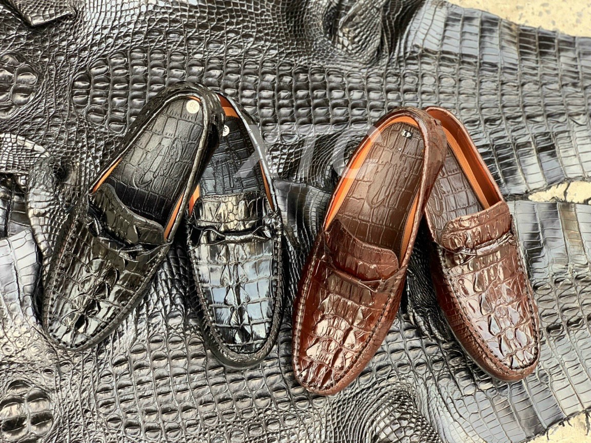 Sale hot cuối năm lô ví bóp cá sấu tại xưởng