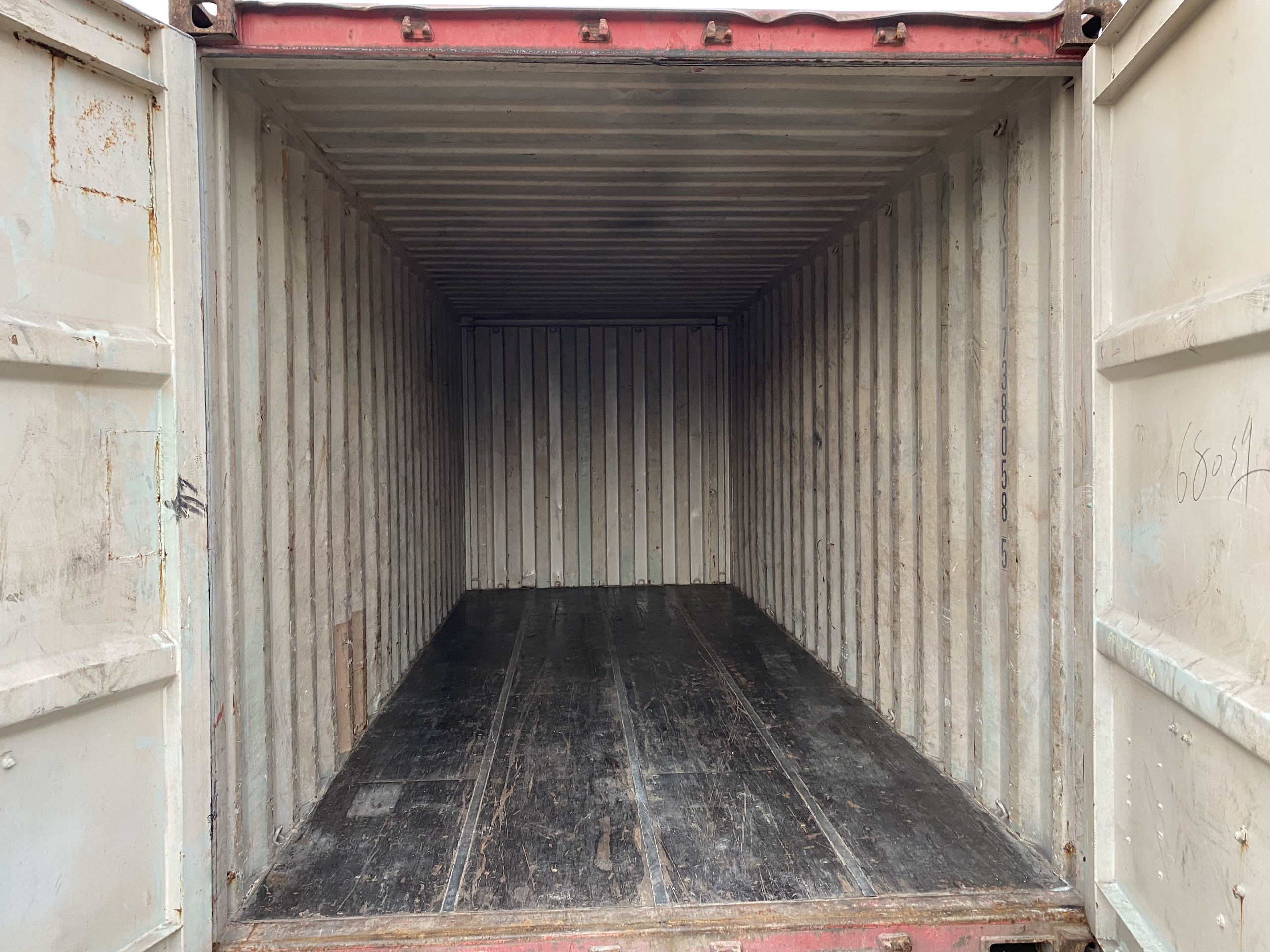 Container khô 20feet thanh lí chất lượng 80-85% 