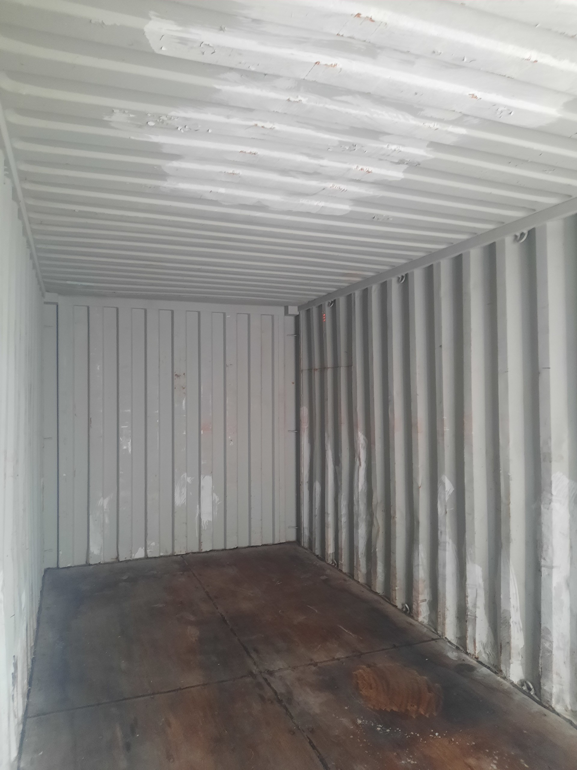 Container khô 20feet thanh lí giá rẻ tại bãi