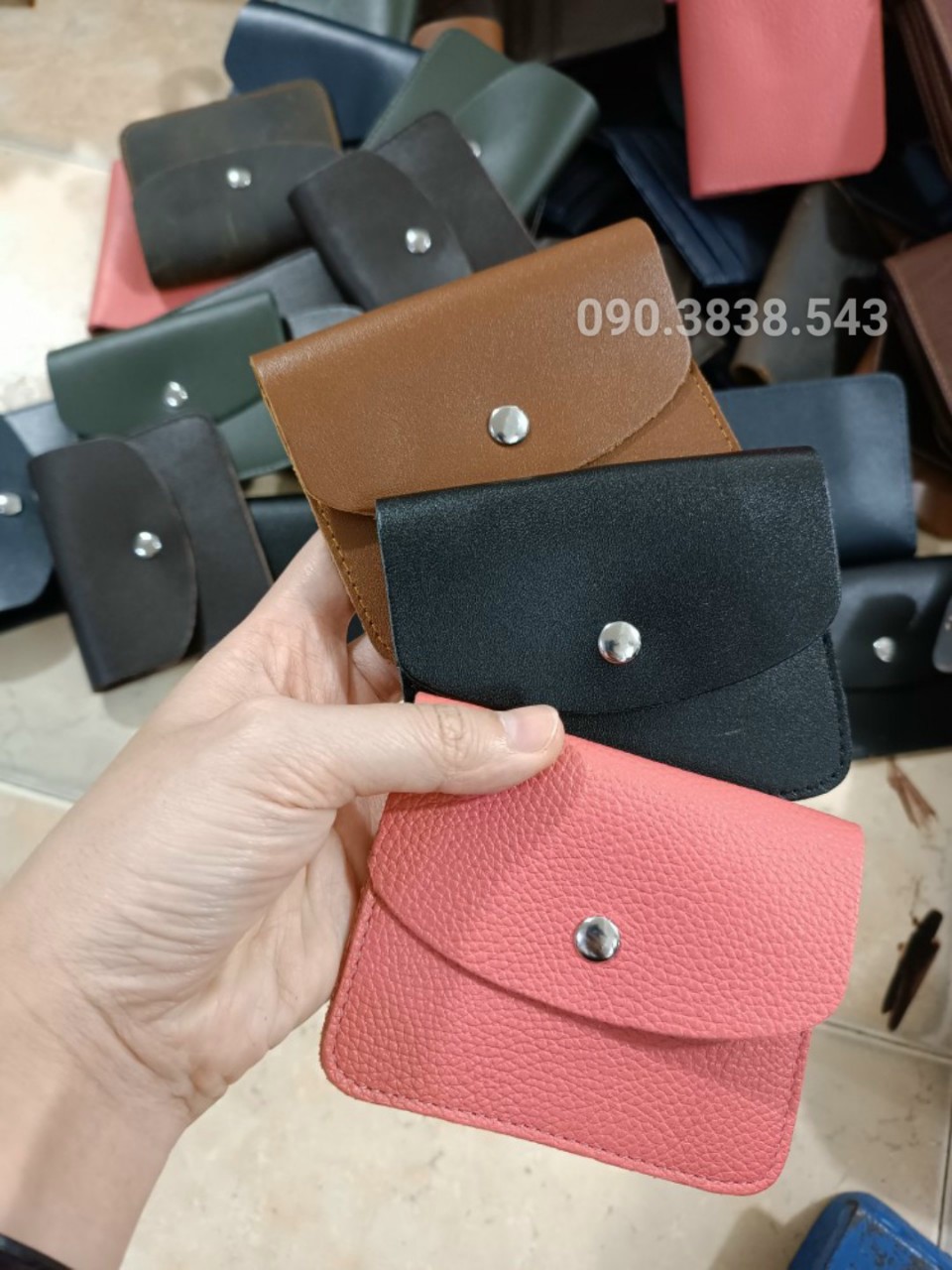 chỗ bán sỉ phụi kiện da, ví bóp nam nữ, uy tín