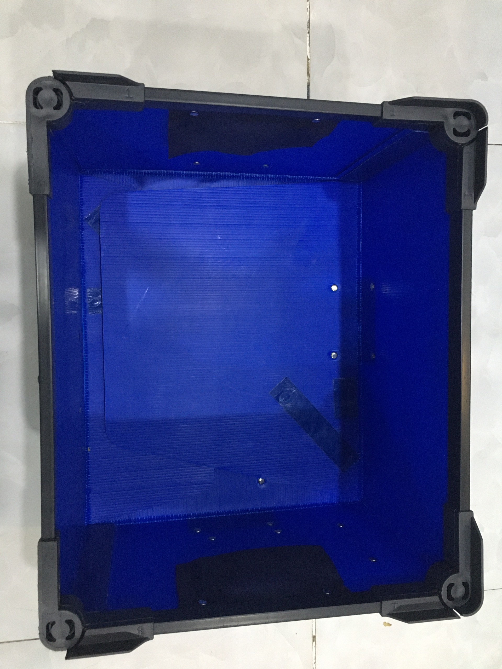 Thùng nhựa Danpla đáy cố định, có nẹp đen