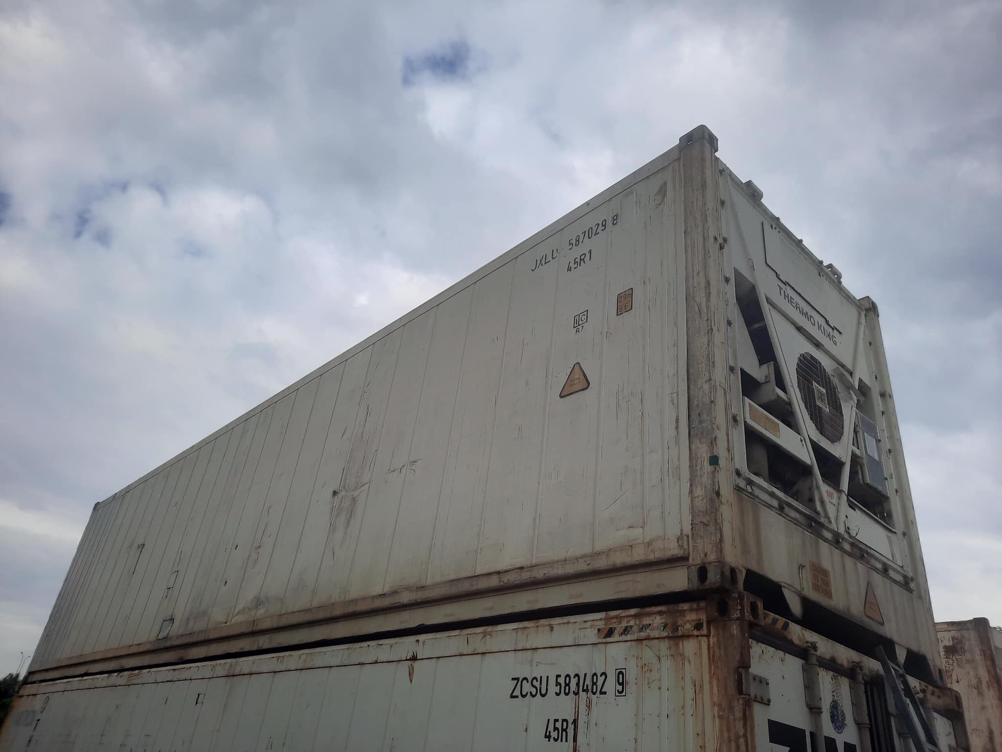 Container lạnh 40feet hãng tàu zim thah lí giá rẻ 