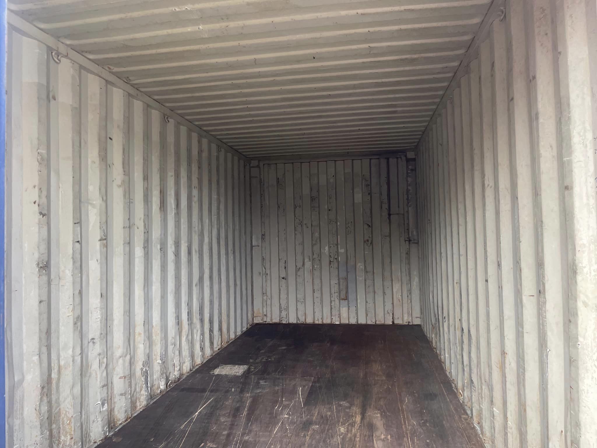 Container khô 20feet đảm bảo kín sáng kín nước sàn chắc đủ tiêu chuẩn