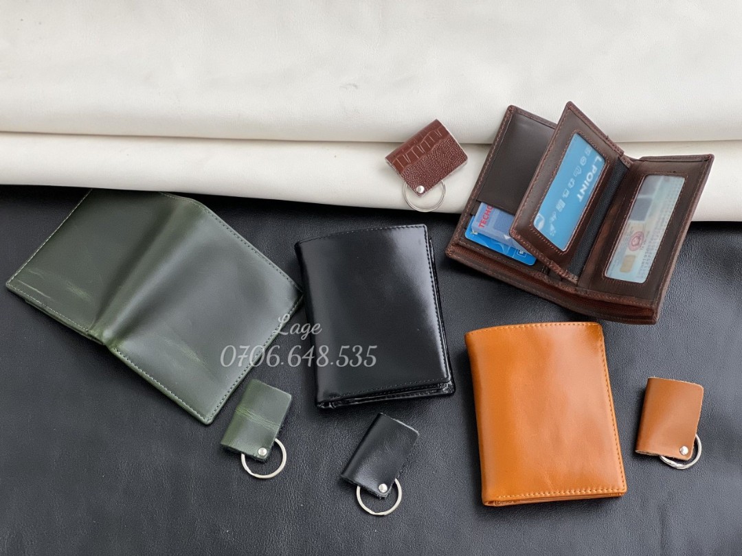 Ví pullup có lá. Chất da cao cấp, dùng trong oto xịn 