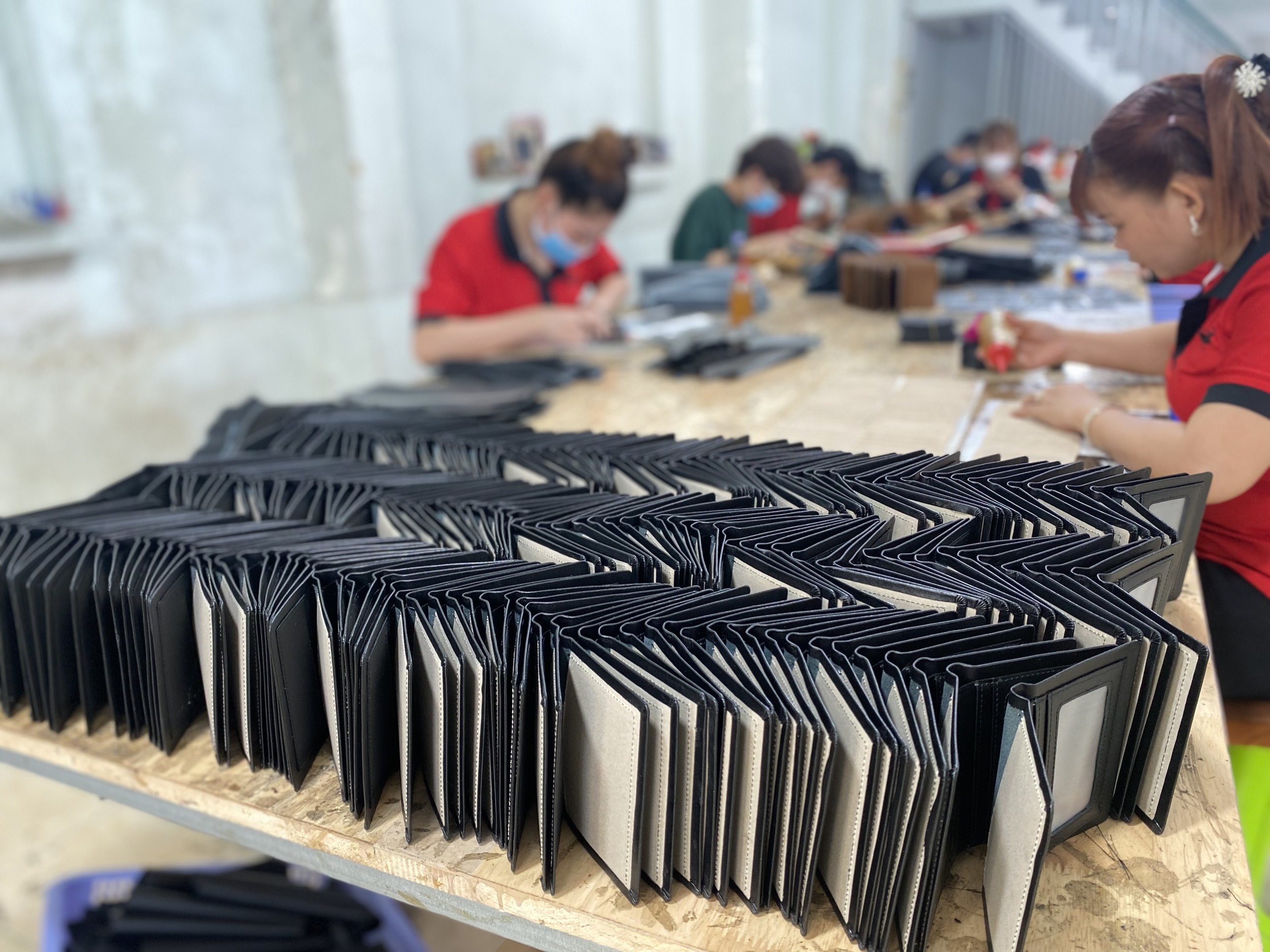 xưởng chuyên sản xuất mặt hàng phụ kiện bằng da chất lượng