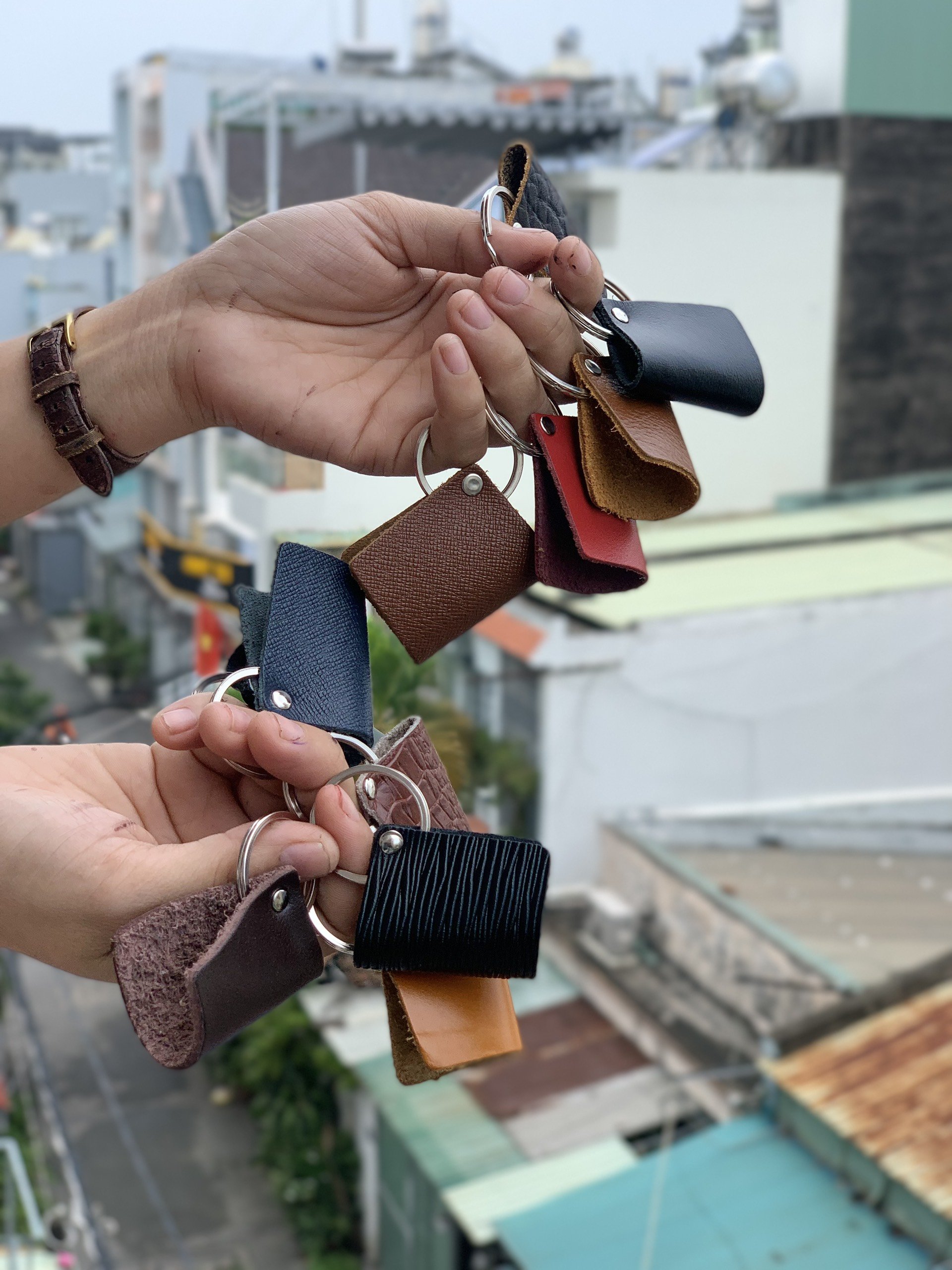 MÓC KHÓA DA BÒ ĐỦ LOẠI DA BÒ,GIÁ TẠI XƯỞNG