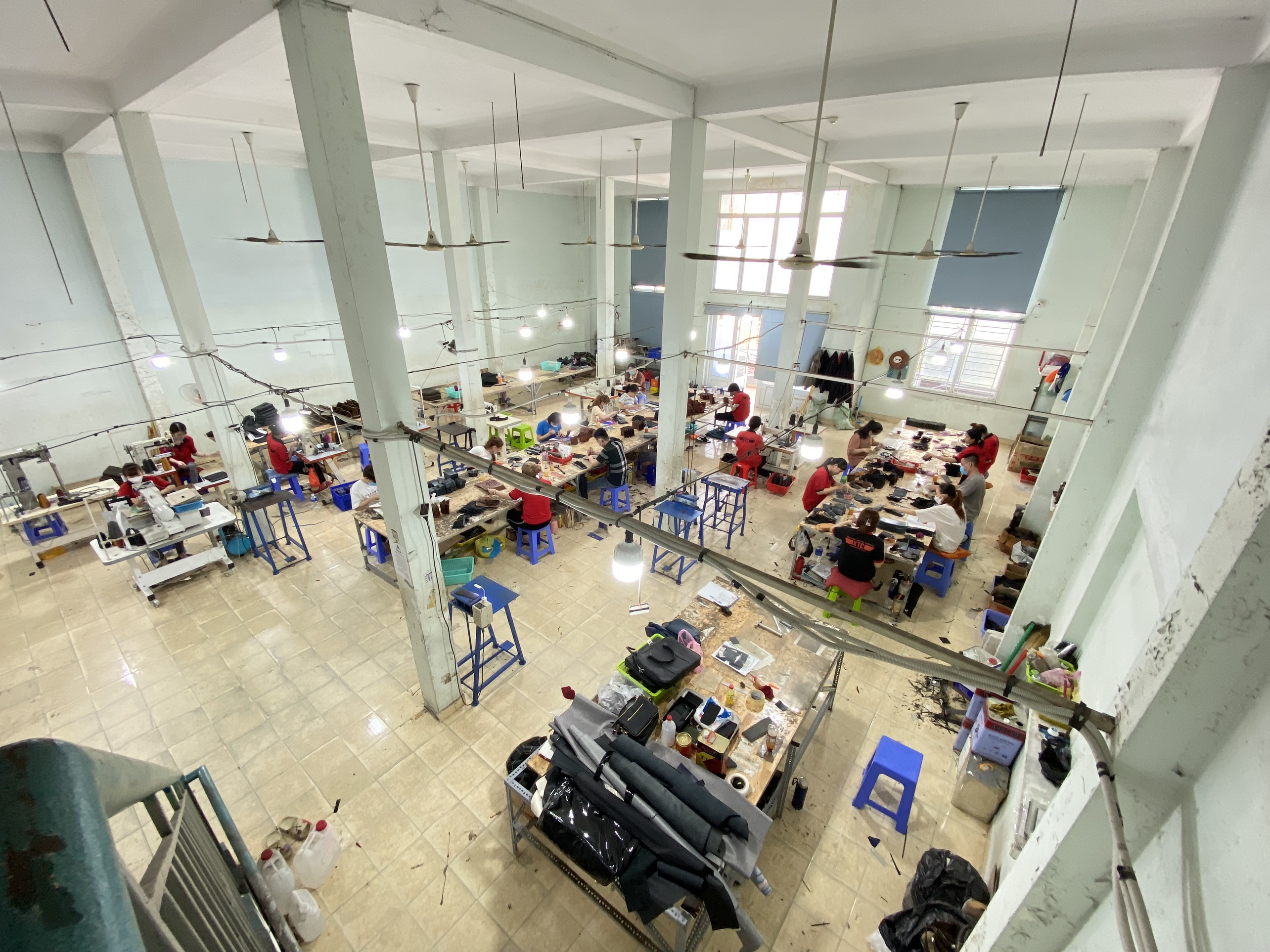 xưởng phụ kiện đồ da, sale lô sỉ ví da thật