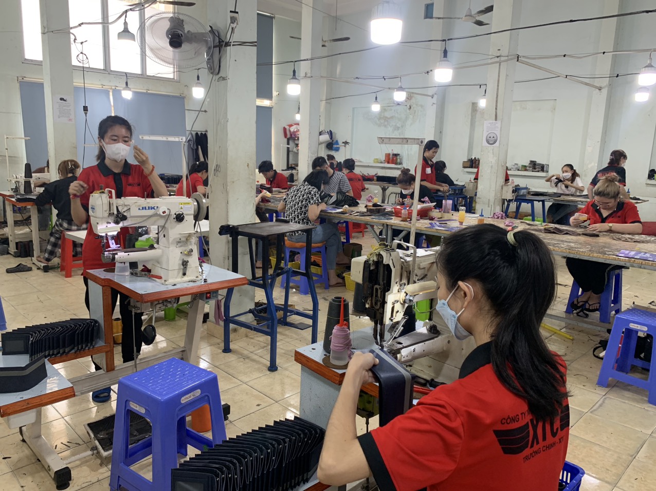 xưởng làm phụ kiện đồ da uy tín, sản xuất theo mẫu yêu cầu