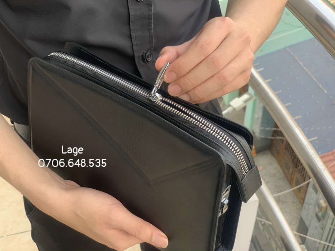 Xưởng sx trực tiếp đồ da clutch khóa số da thật